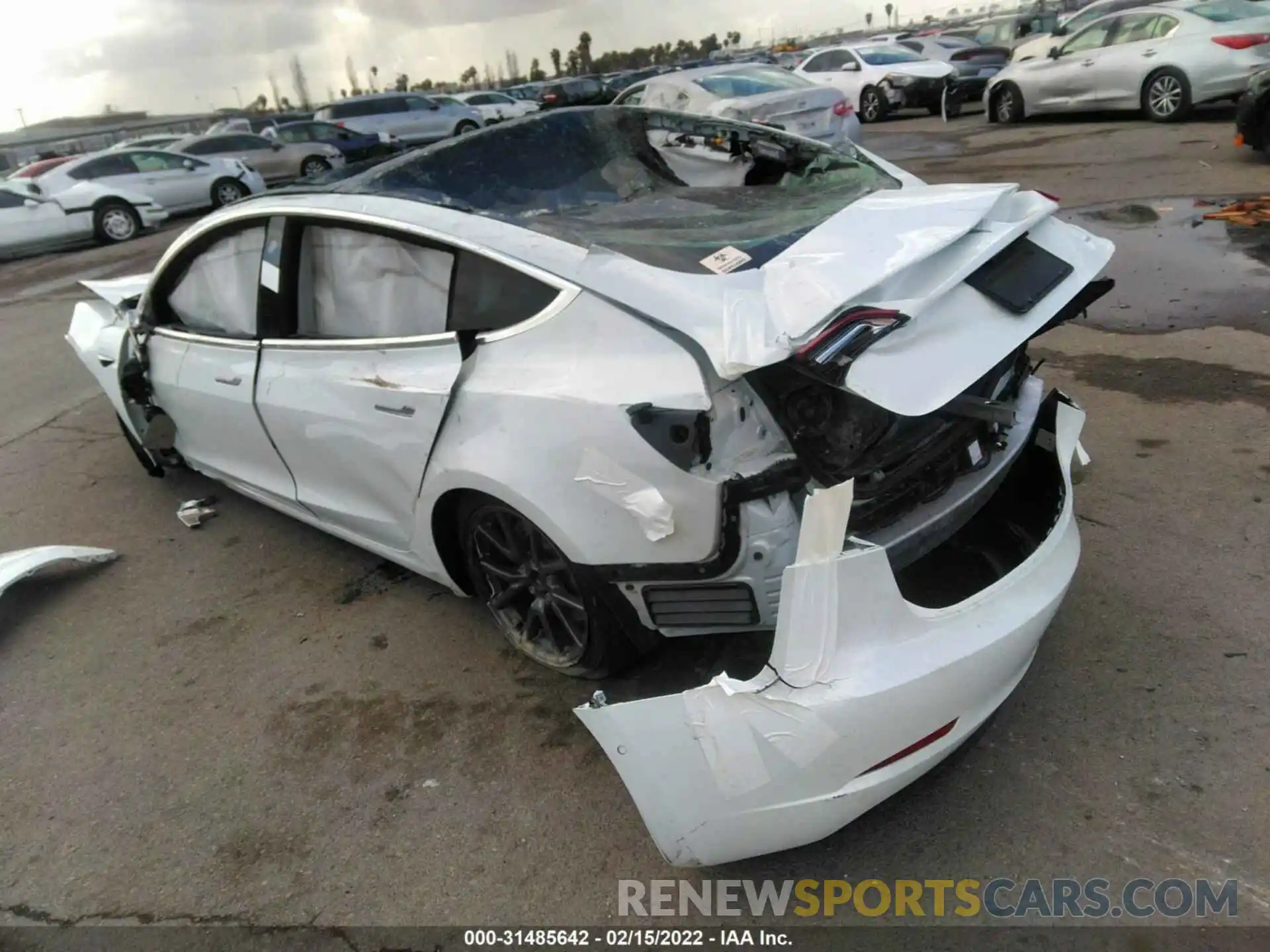 3 Photograph of a damaged car 5YJ3E1EB8LF746555 TESLA MODEL 3 2020