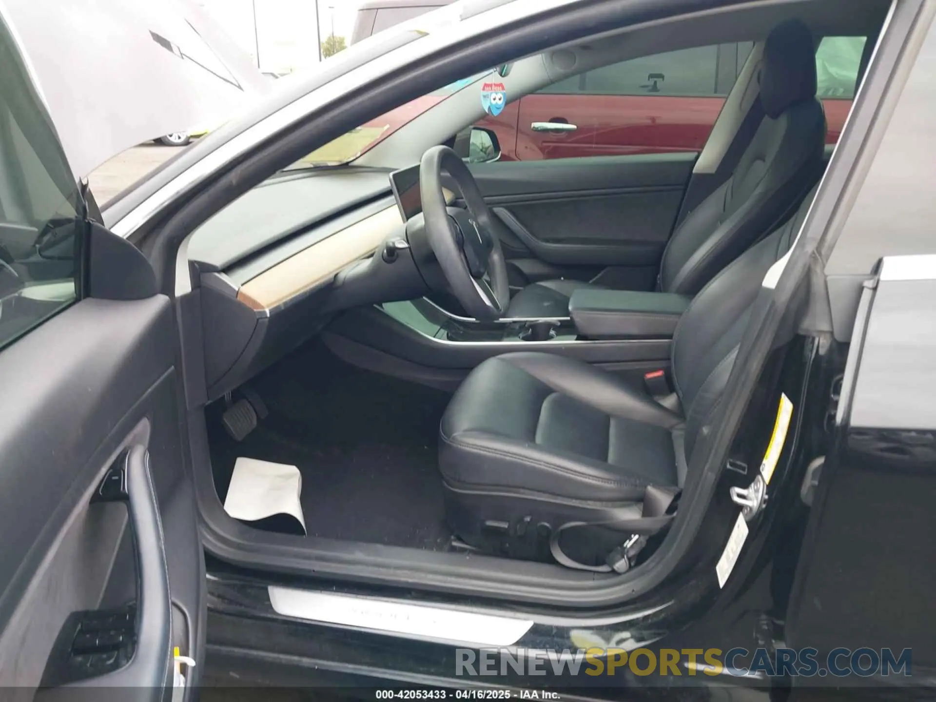 5 Photograph of a damaged car 5YJ3E1EB8LF790197 TESLA MODEL 3 2020