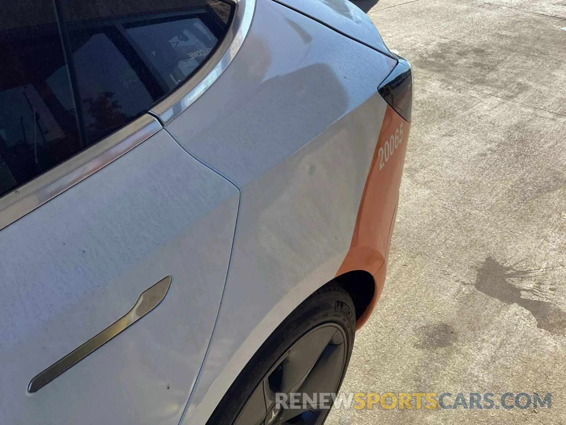20 Photograph of a damaged car 5YJ3E1EB8LF795044 TESLA MODEL 3 2020