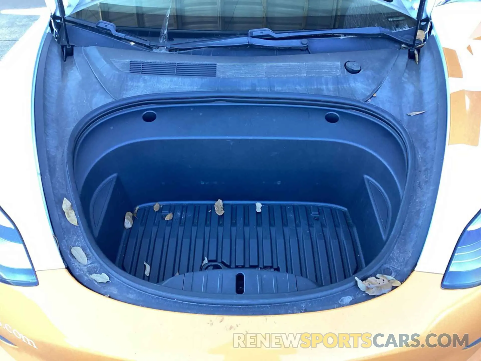 21 Photograph of a damaged car 5YJ3E1EB8LF795044 TESLA MODEL 3 2020