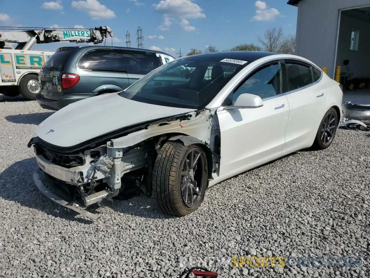 1 Photograph of a damaged car 5YJ3E1EB8LF795075 TESLA MODEL 3 2020