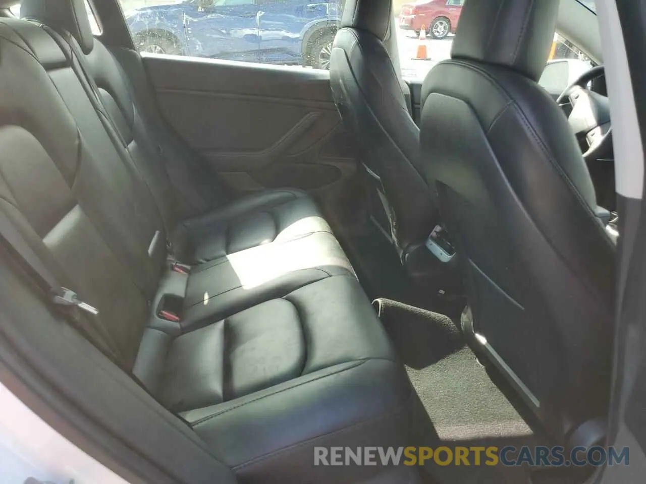 10 Photograph of a damaged car 5YJ3E1EB8LF795075 TESLA MODEL 3 2020