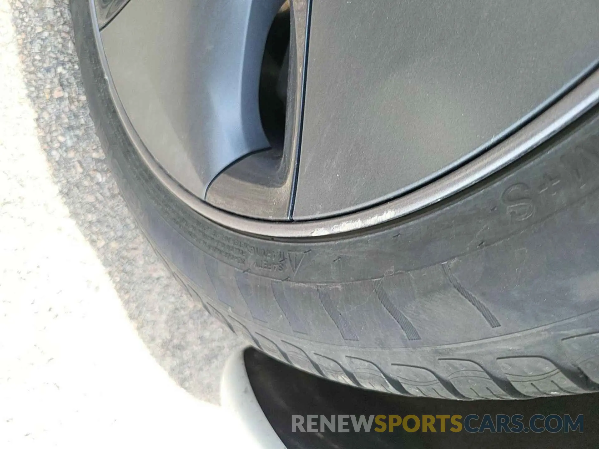 2 Photograph of a damaged car 5YJ3E1EB8LF795108 TESLA MODEL 3 2020