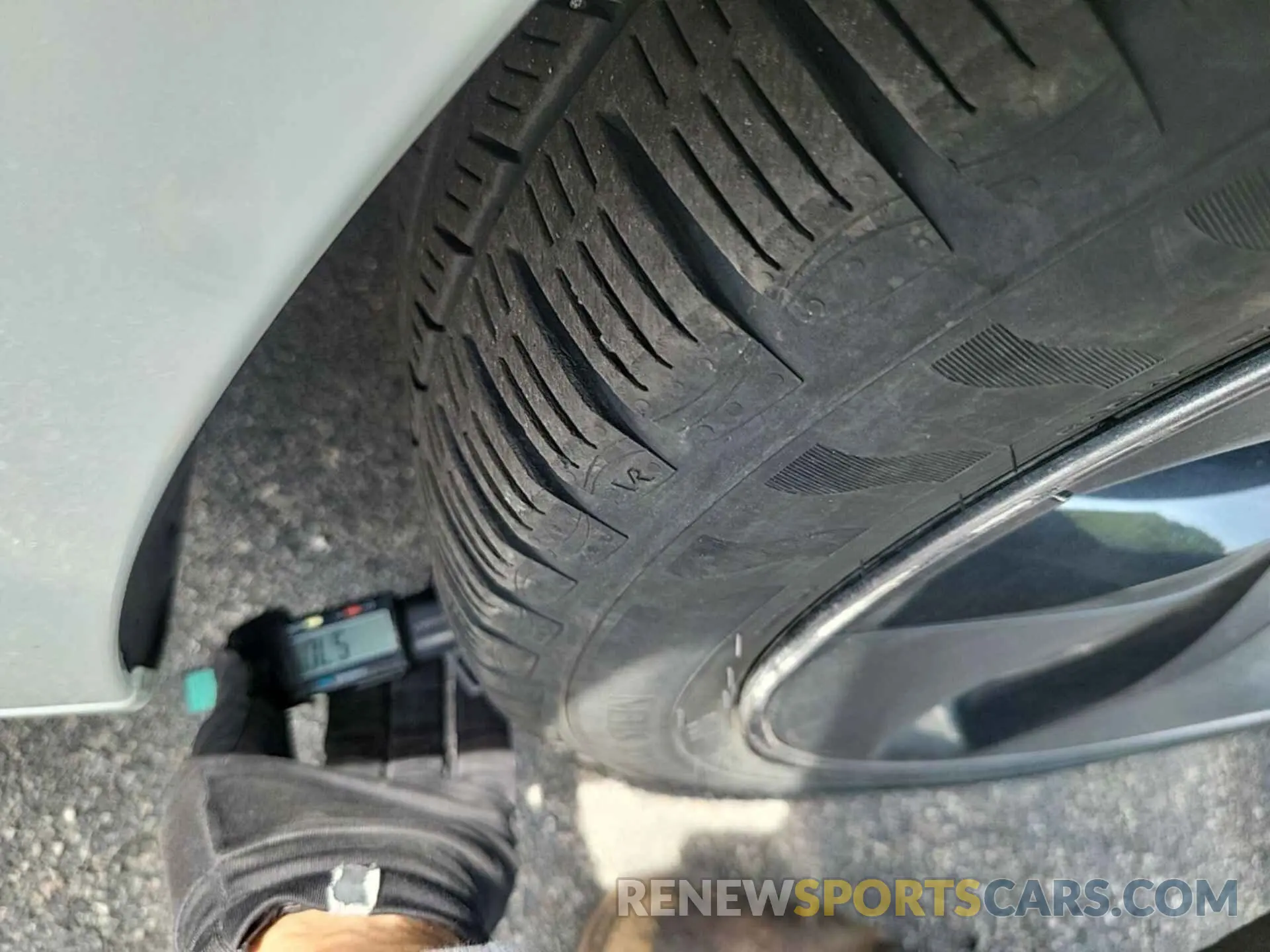 26 Photograph of a damaged car 5YJ3E1EB8LF795108 TESLA MODEL 3 2020