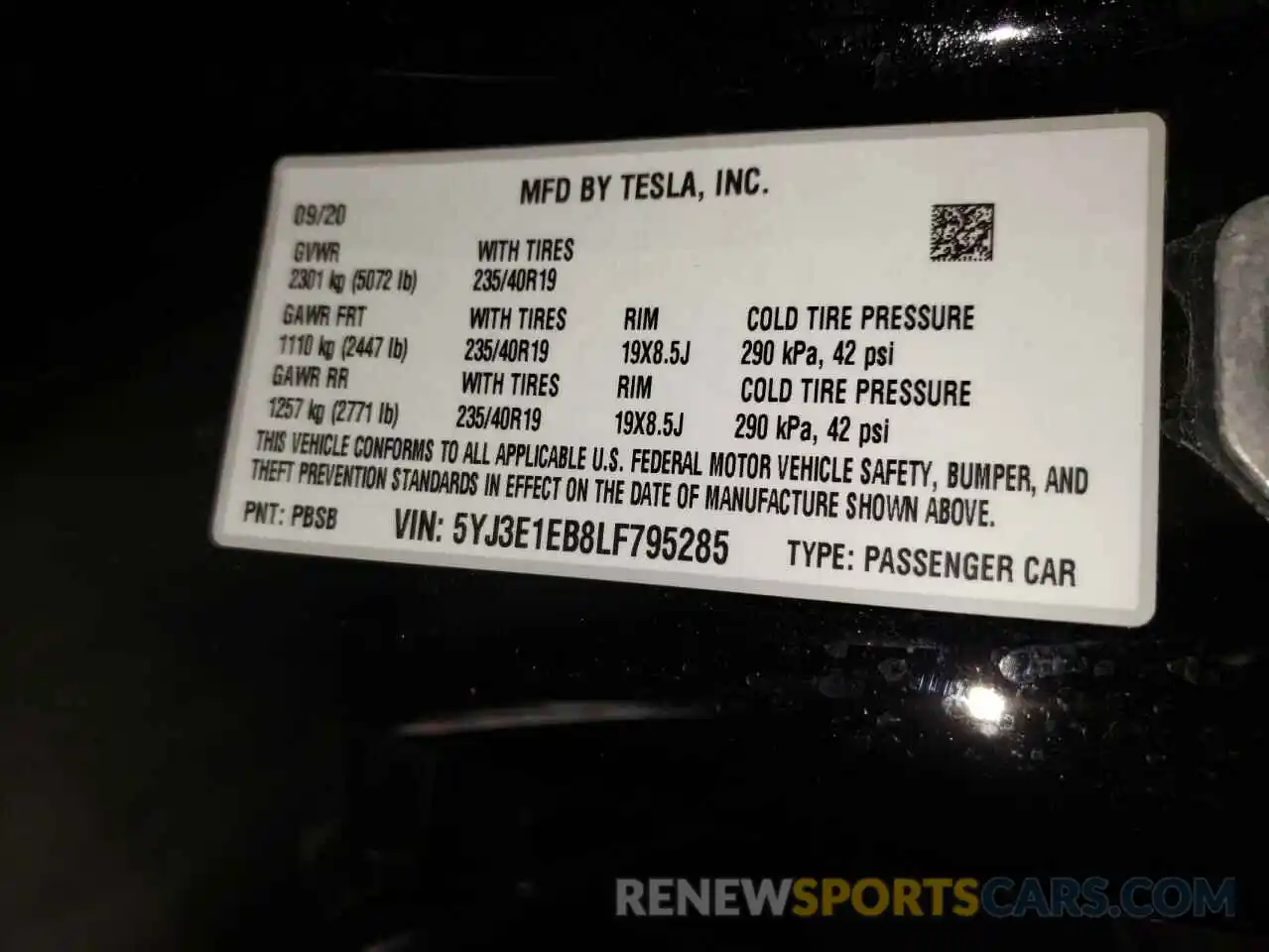 10 Photograph of a damaged car 5YJ3E1EB8LF795285 TESLA MODEL 3 2020