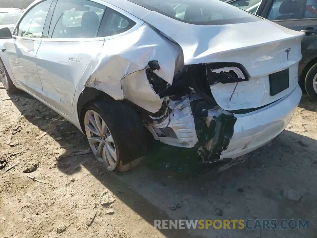 9 Photograph of a damaged car 5YJ3E1EB8LF795576 TESLA MODEL 3 2020