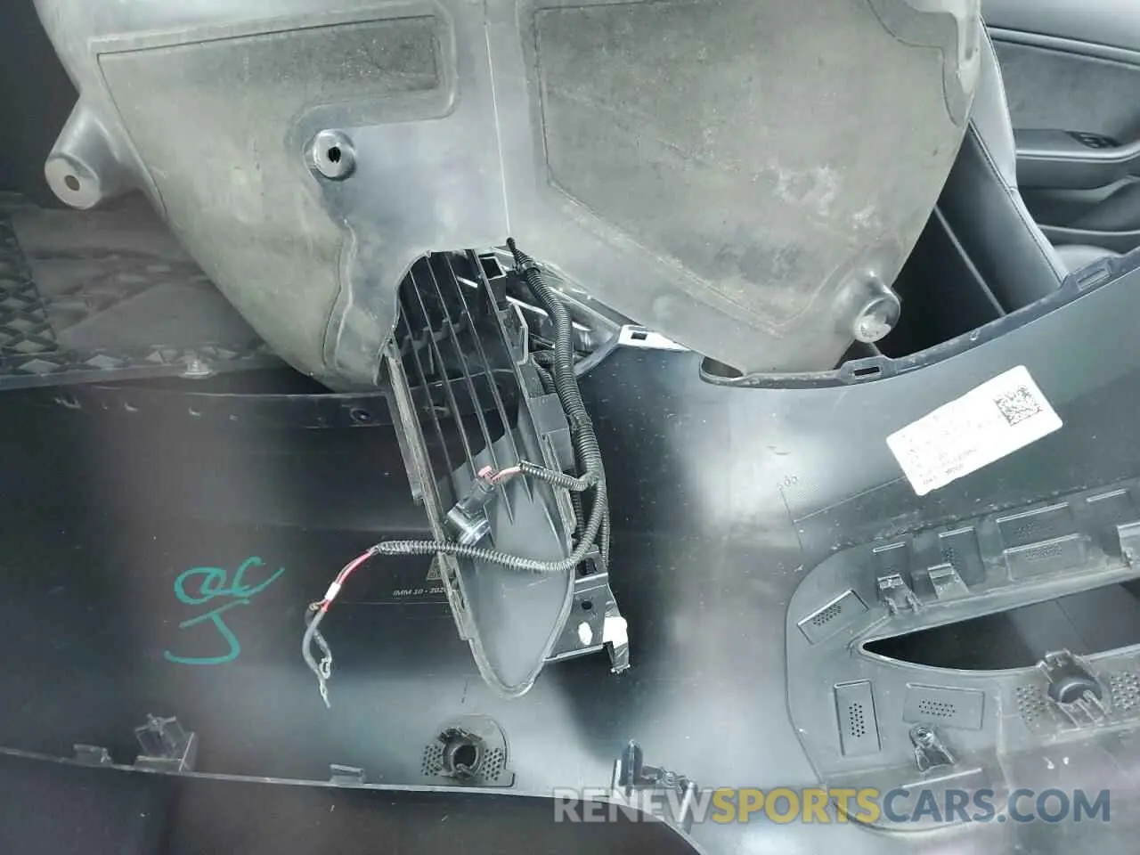 12 Photograph of a damaged car 5YJ3E1EB8LF800601 TESLA MODEL 3 2020