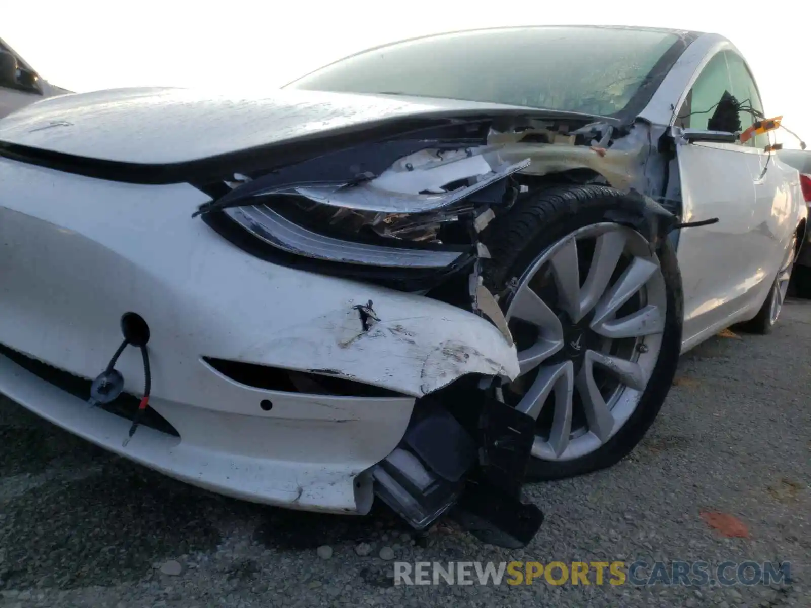 9 Photograph of a damaged car 5YJ3E1EB9LF589070 TESLA MODEL 3 2020