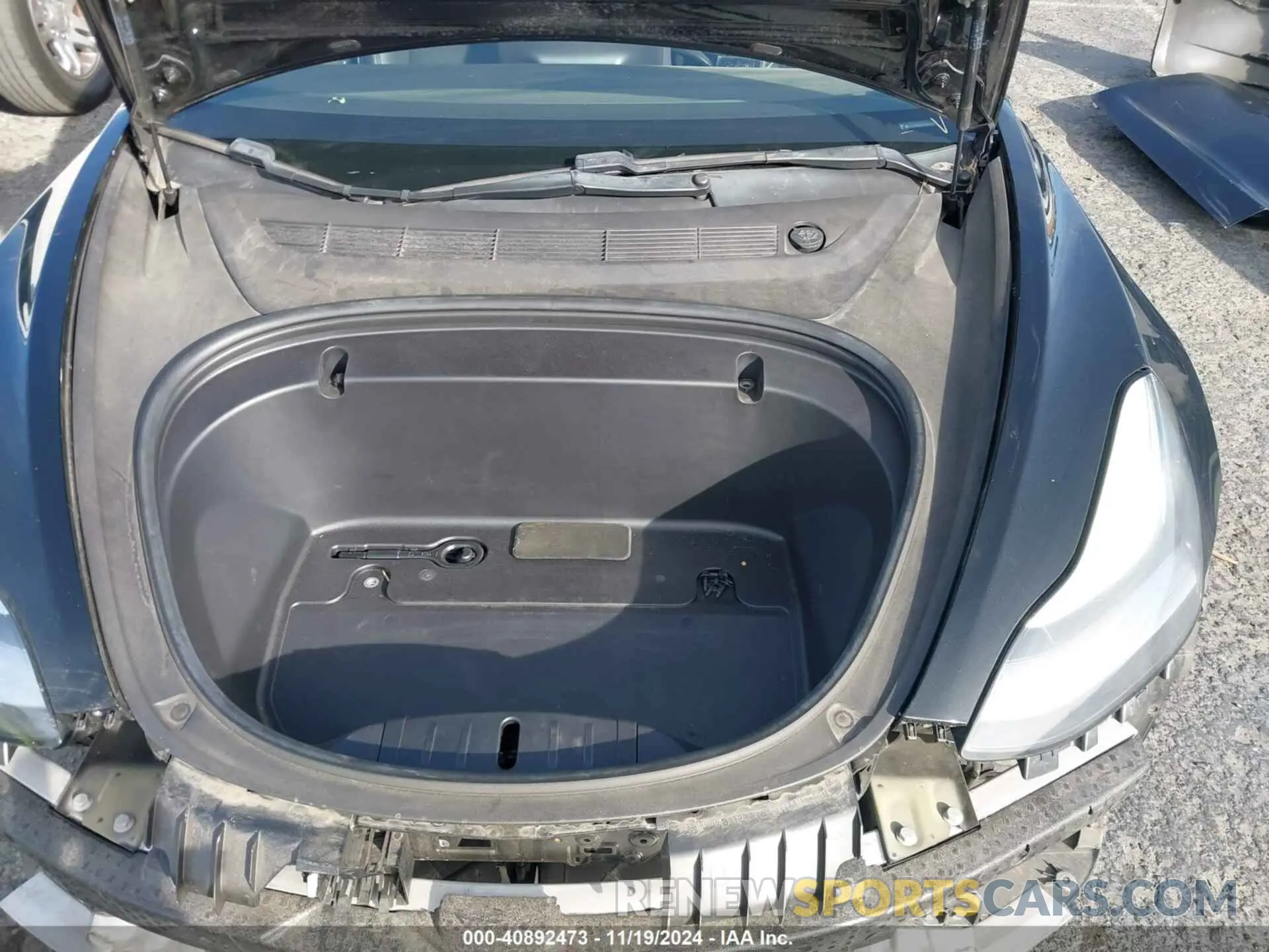 10 Photograph of a damaged car 5YJ3E1EB9LF600049 TESLA MODEL 3 2020