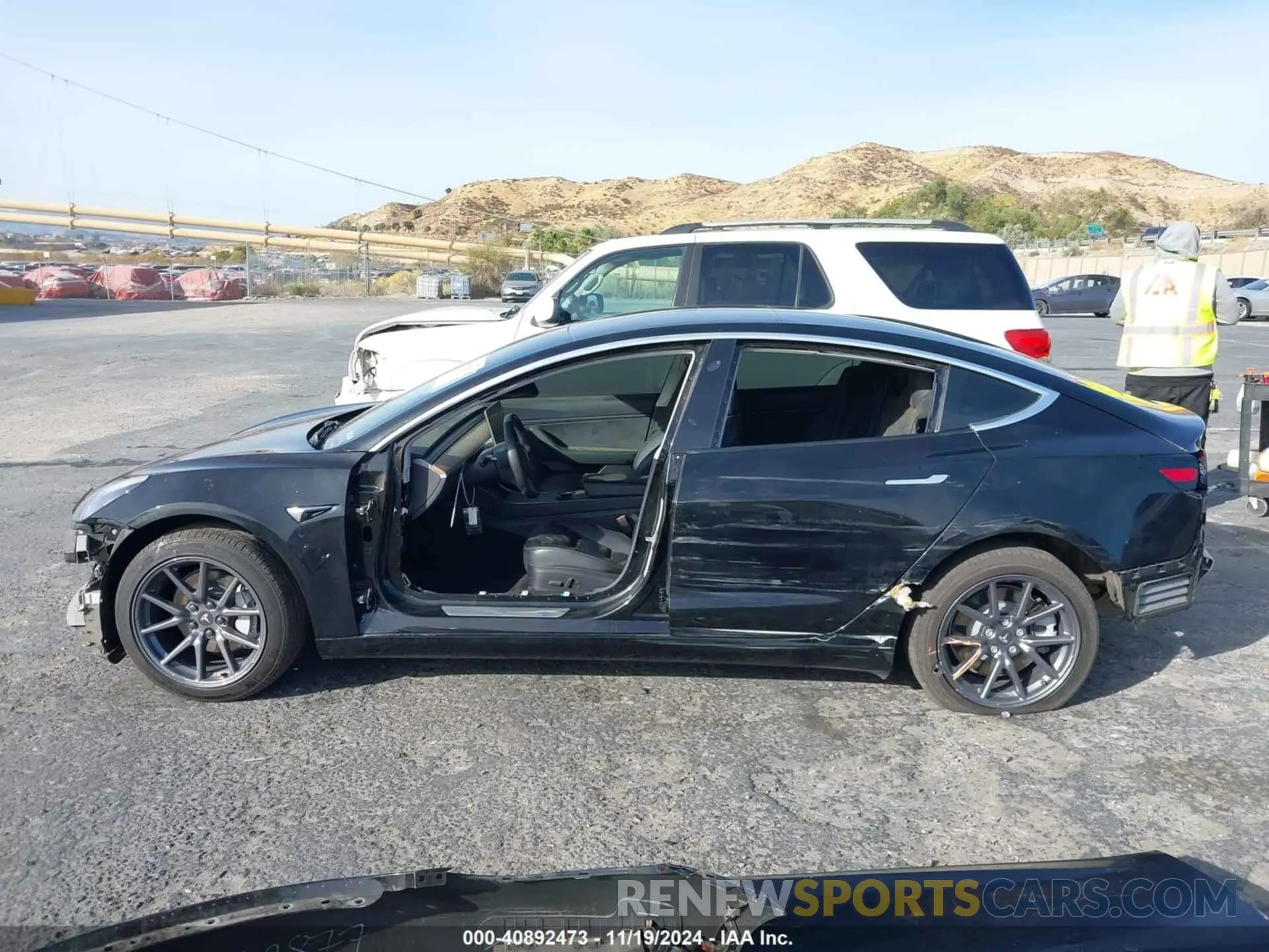 15 Photograph of a damaged car 5YJ3E1EB9LF600049 TESLA MODEL 3 2020