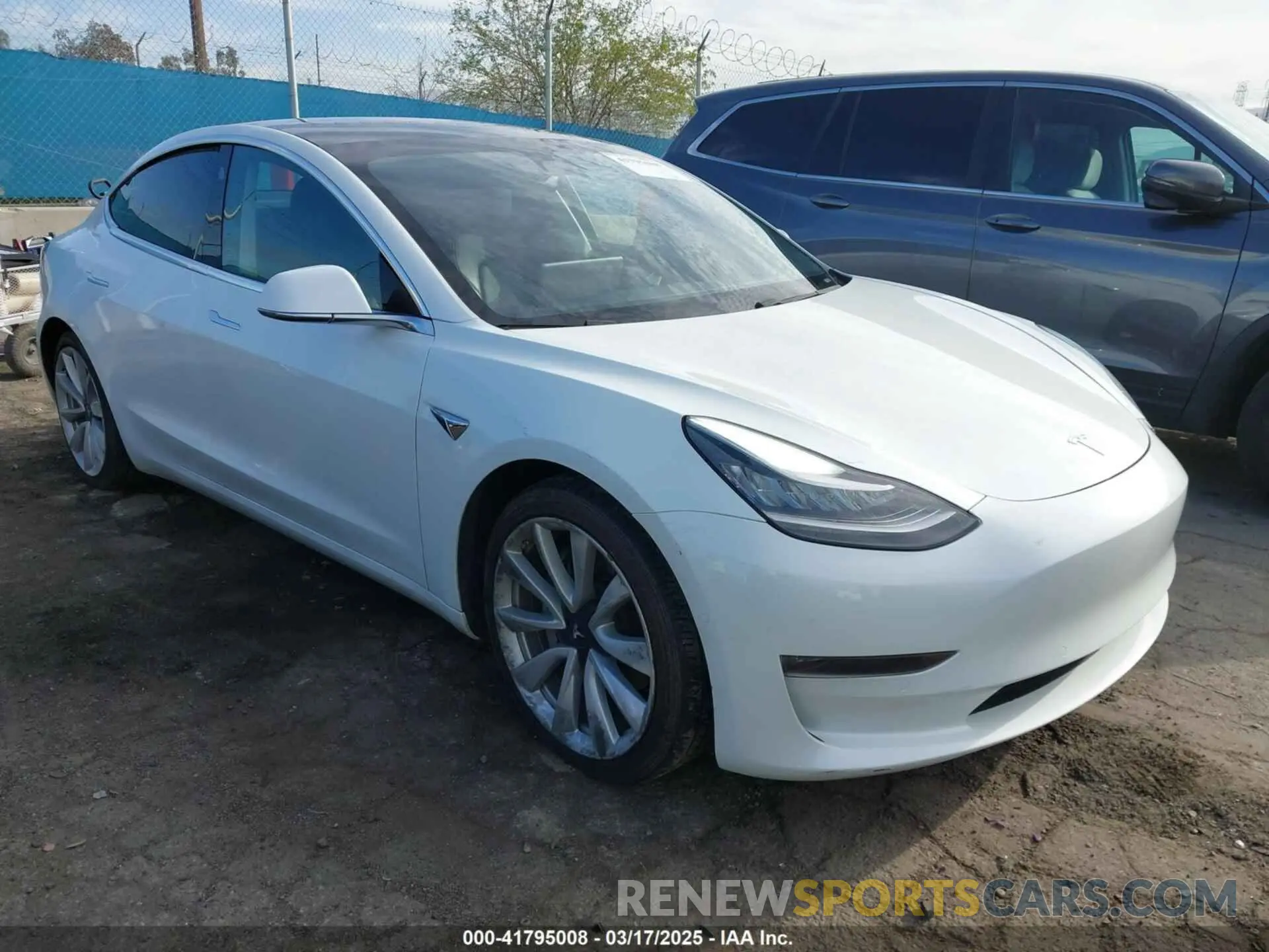1 Photograph of a damaged car 5YJ3E1EB9LF620771 TESLA MODEL 3 2020
