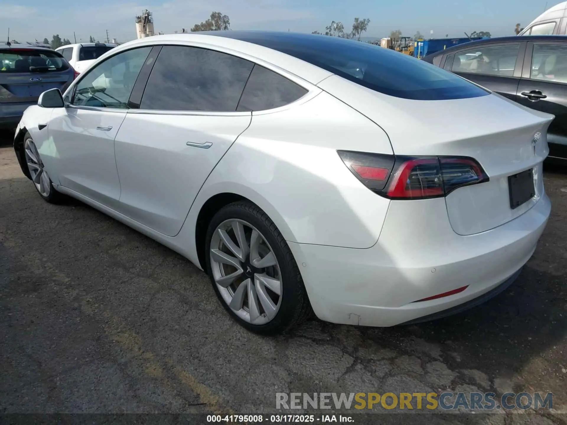 3 Photograph of a damaged car 5YJ3E1EB9LF620771 TESLA MODEL 3 2020
