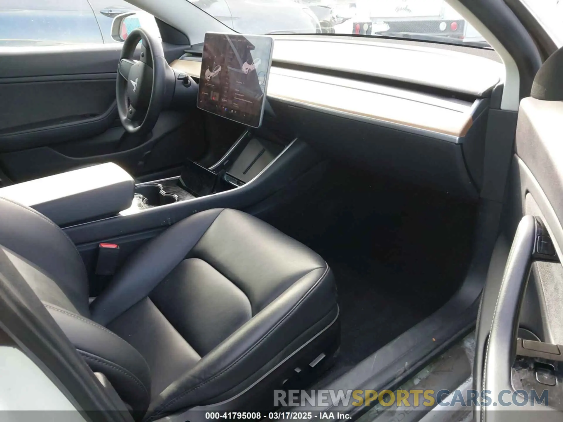 5 Photograph of a damaged car 5YJ3E1EB9LF620771 TESLA MODEL 3 2020