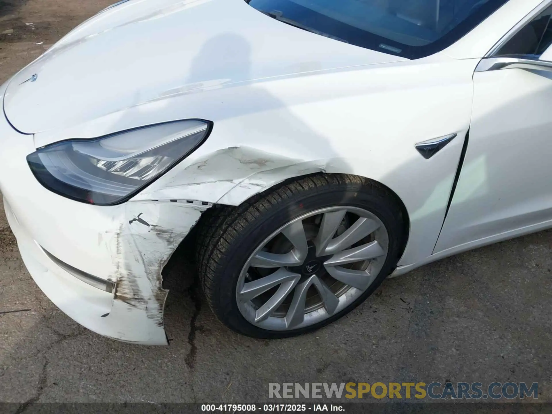 6 Photograph of a damaged car 5YJ3E1EB9LF620771 TESLA MODEL 3 2020