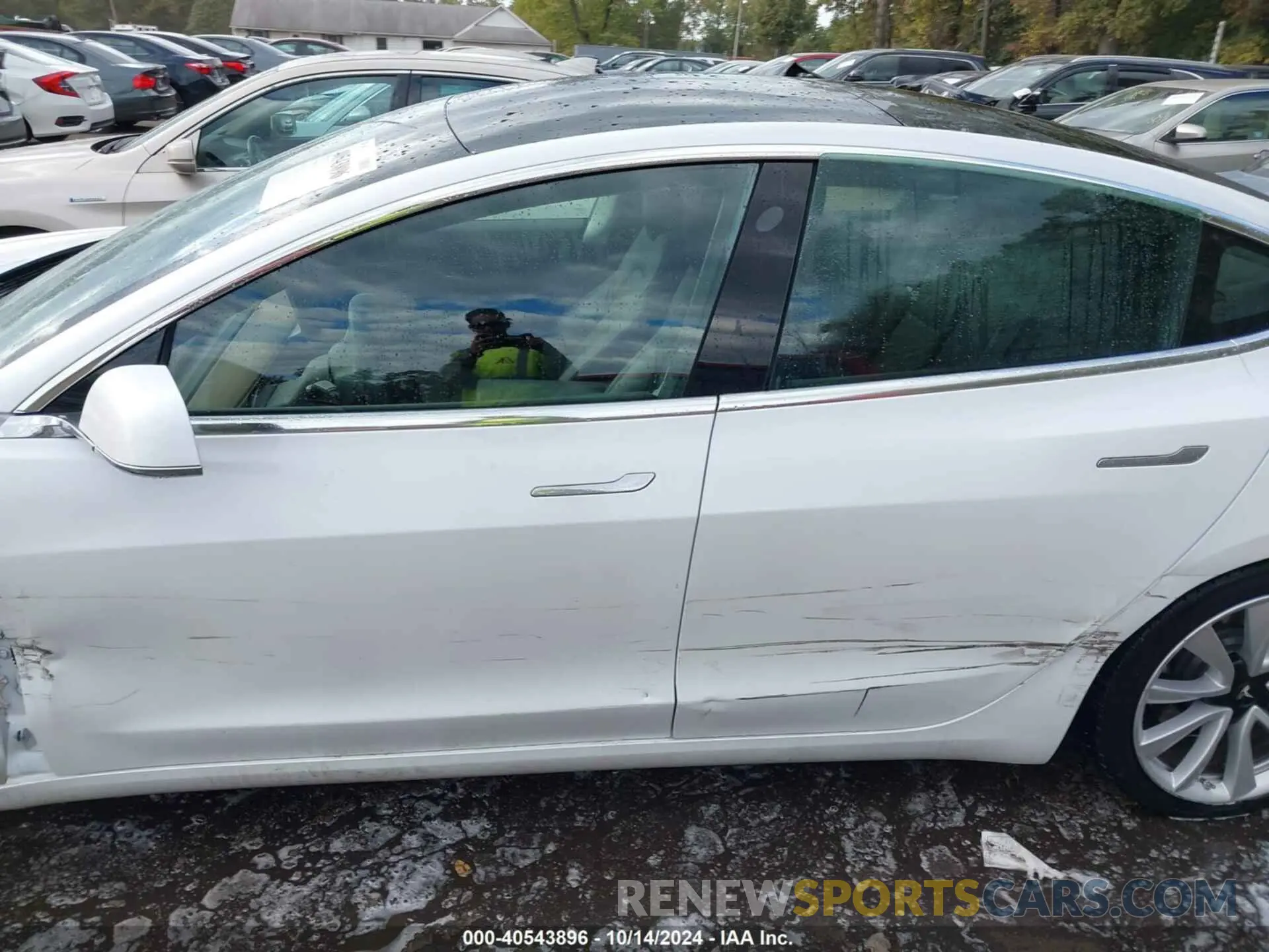 15 Photograph of a damaged car 5YJ3E1EB9LF621015 TESLA MODEL 3 2020