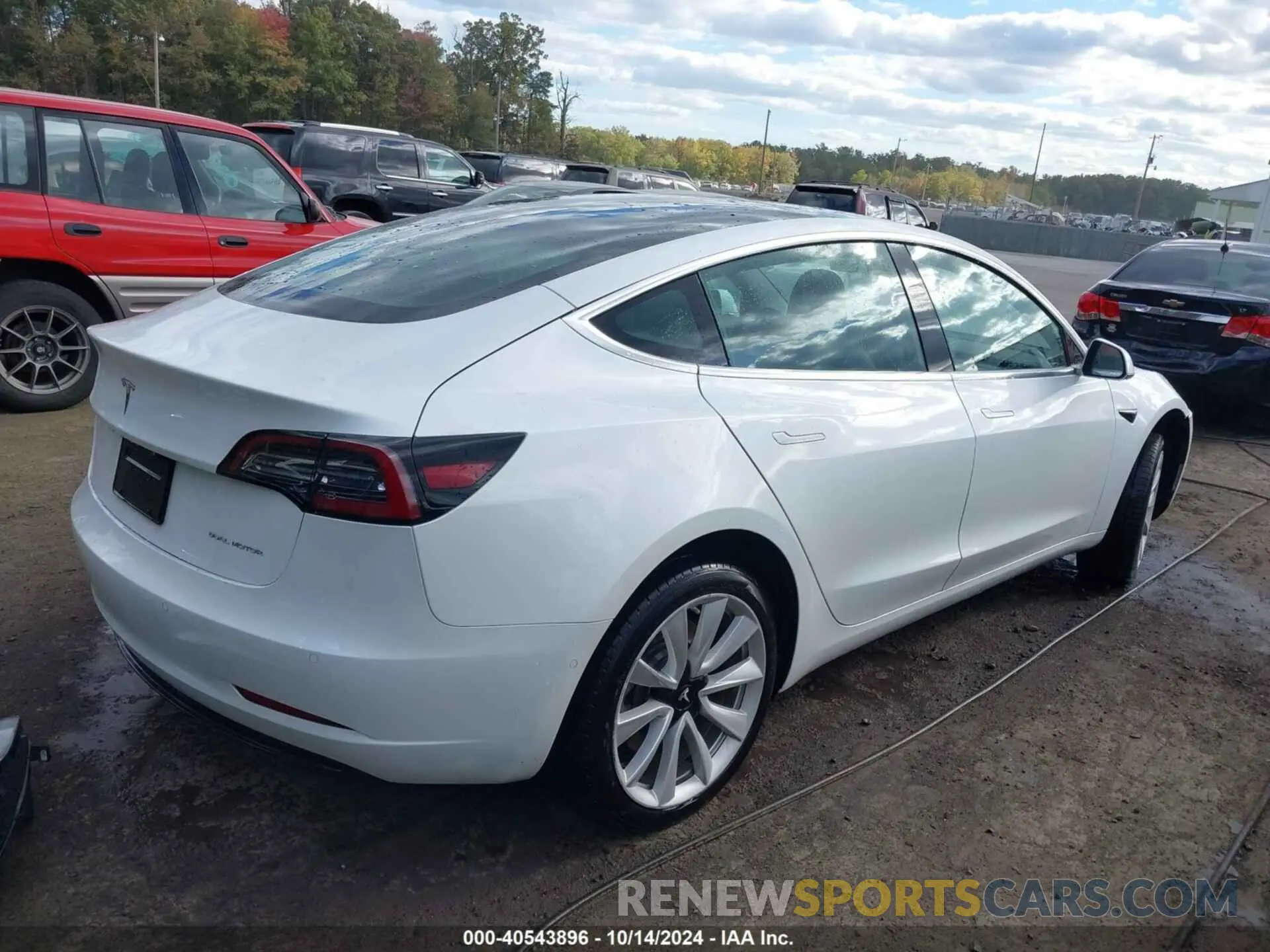 4 Photograph of a damaged car 5YJ3E1EB9LF621015 TESLA MODEL 3 2020