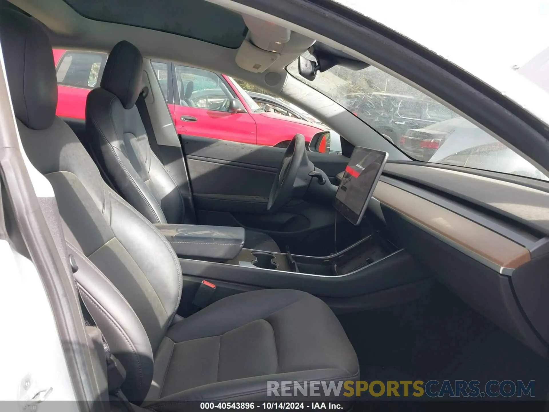 5 Photograph of a damaged car 5YJ3E1EB9LF621015 TESLA MODEL 3 2020
