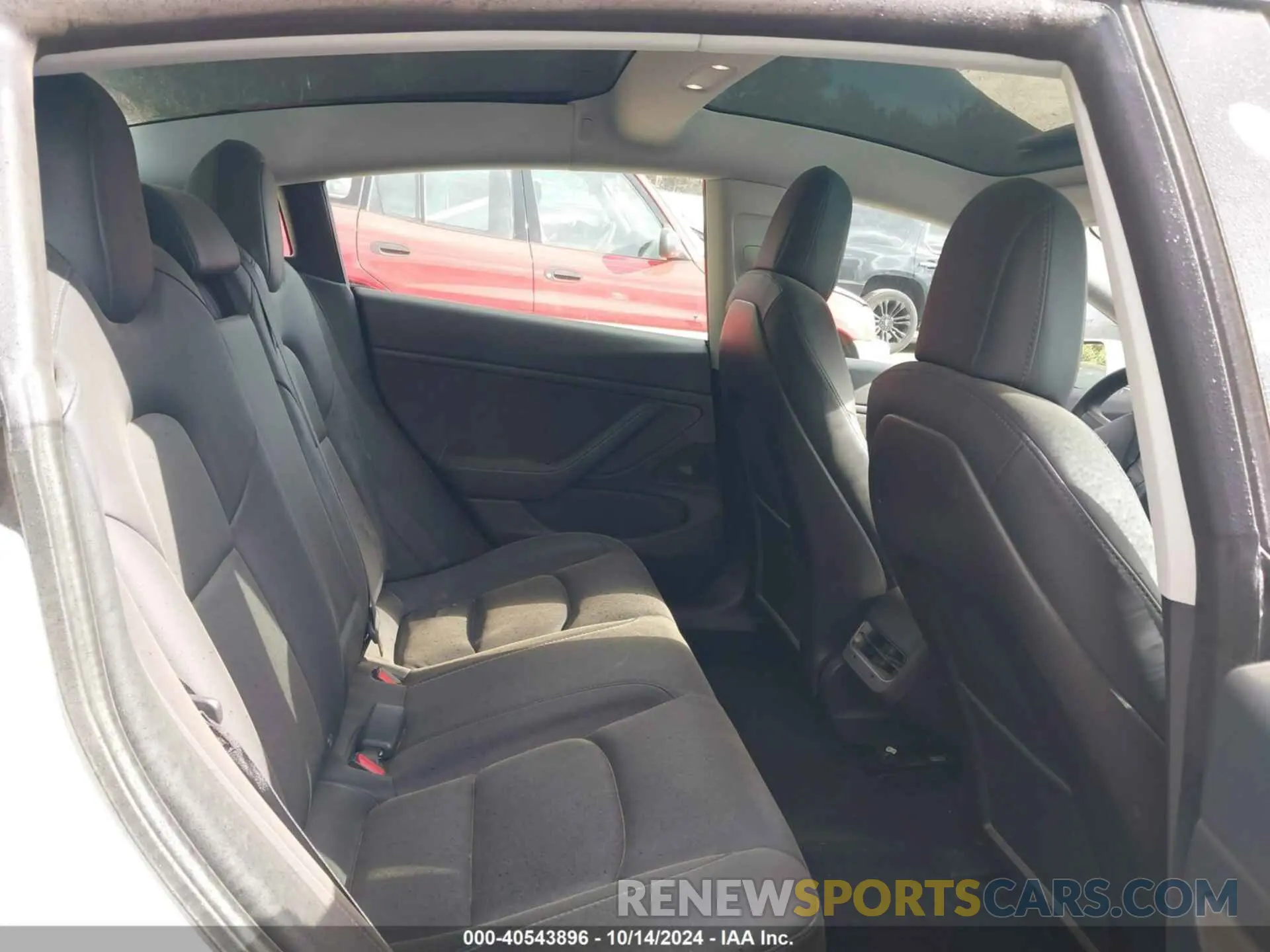 8 Photograph of a damaged car 5YJ3E1EB9LF621015 TESLA MODEL 3 2020