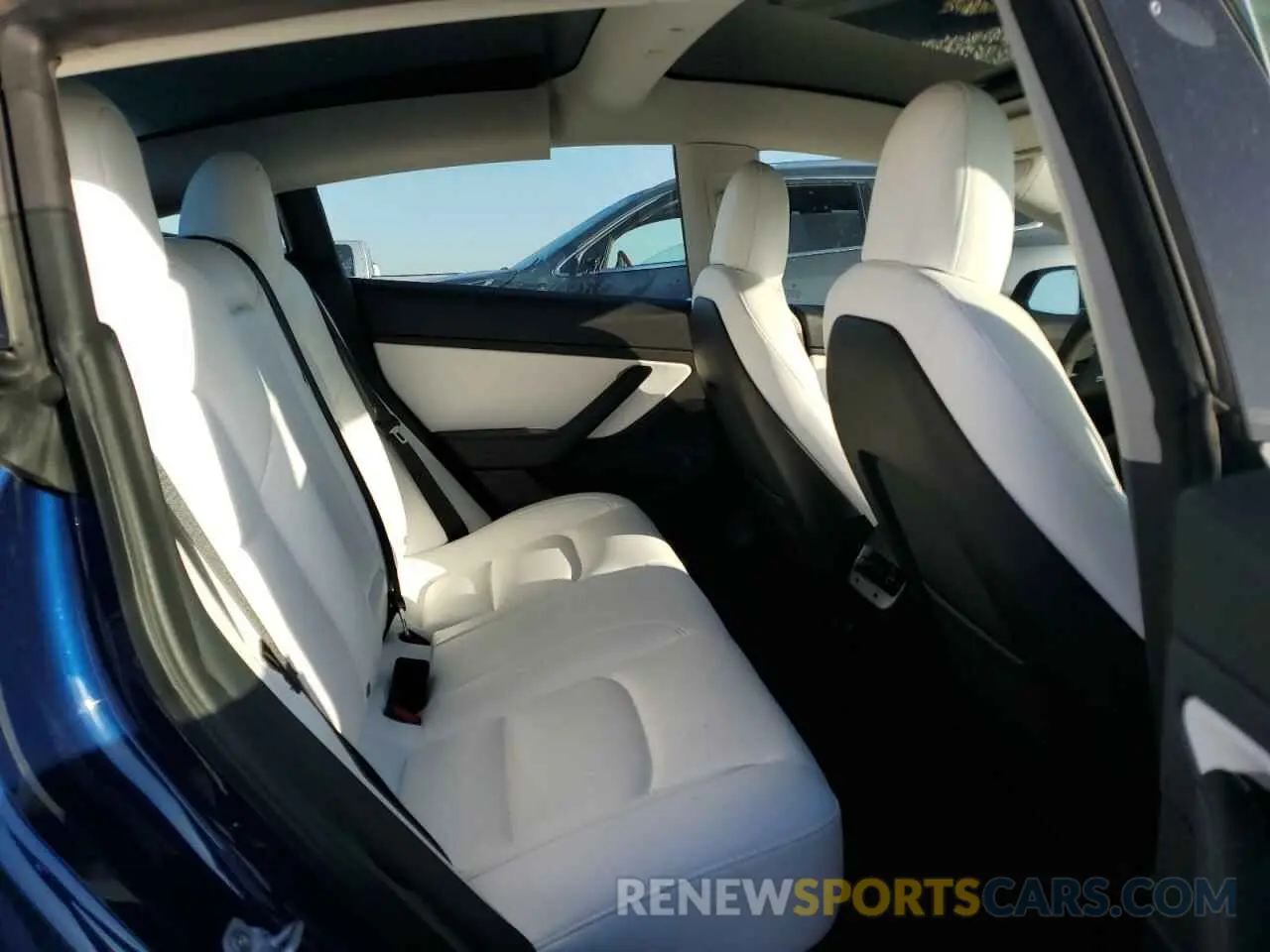 10 Photograph of a damaged car 5YJ3E1EB9LF621998 TESLA MODEL 3 2020
