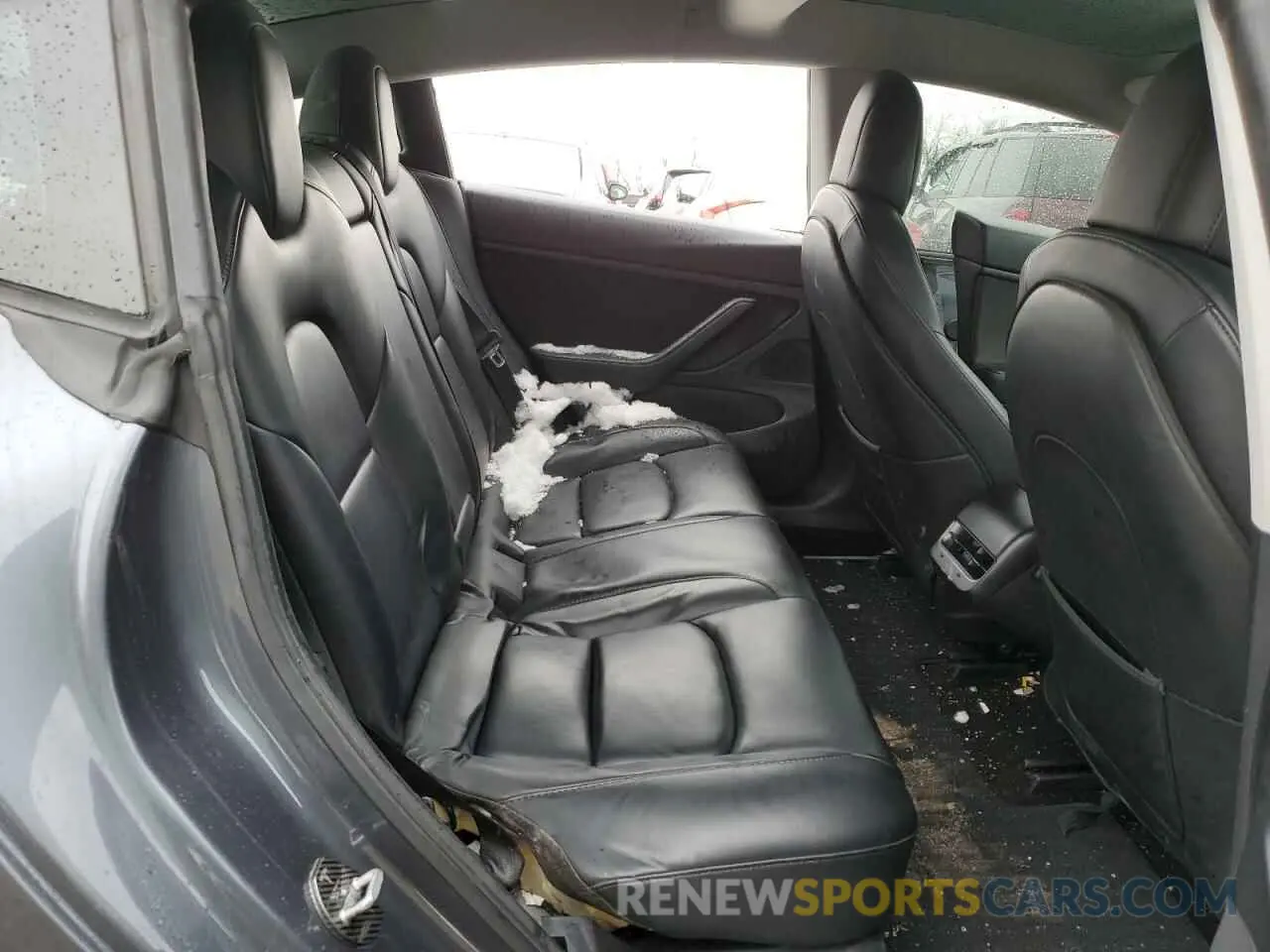 10 Photograph of a damaged car 5YJ3E1EB9LF663670 TESLA MODEL 3 2020