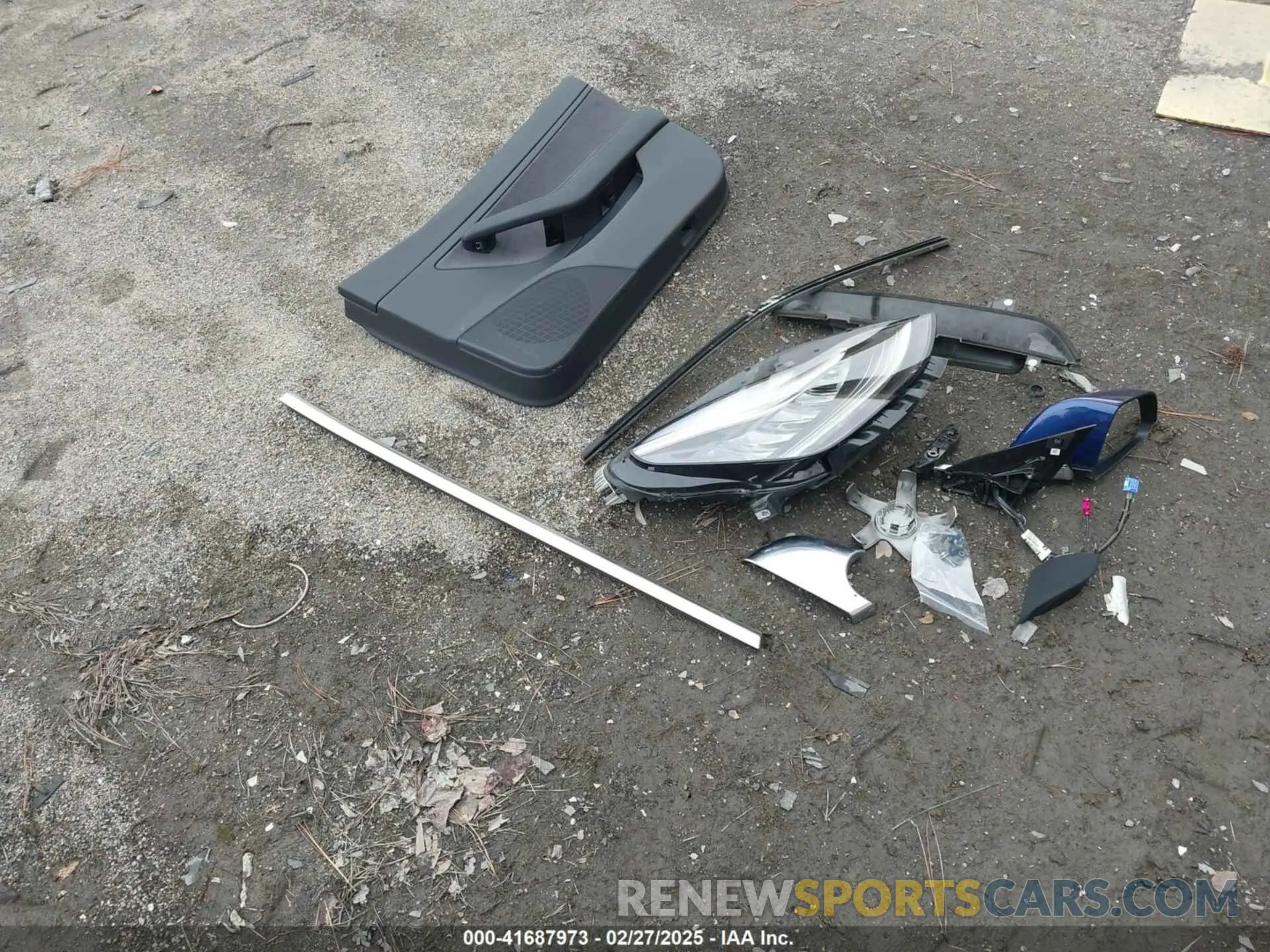 12 Photograph of a damaged car 5YJ3E1EB9LF667055 TESLA MODEL 3 2020