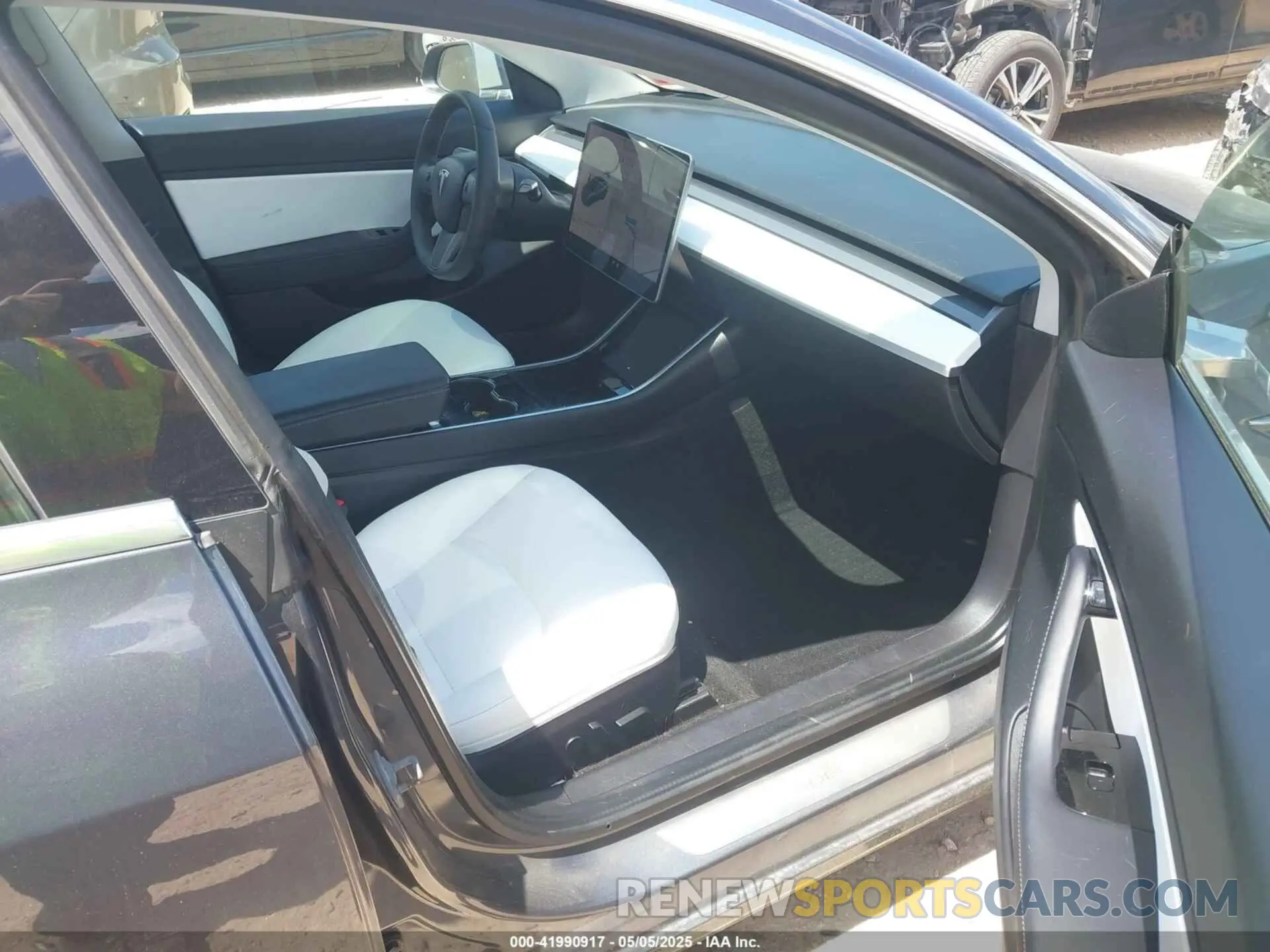 5 Photograph of a damaged car 5YJ3E1EB9LF667993 TESLA MODEL 3 2020