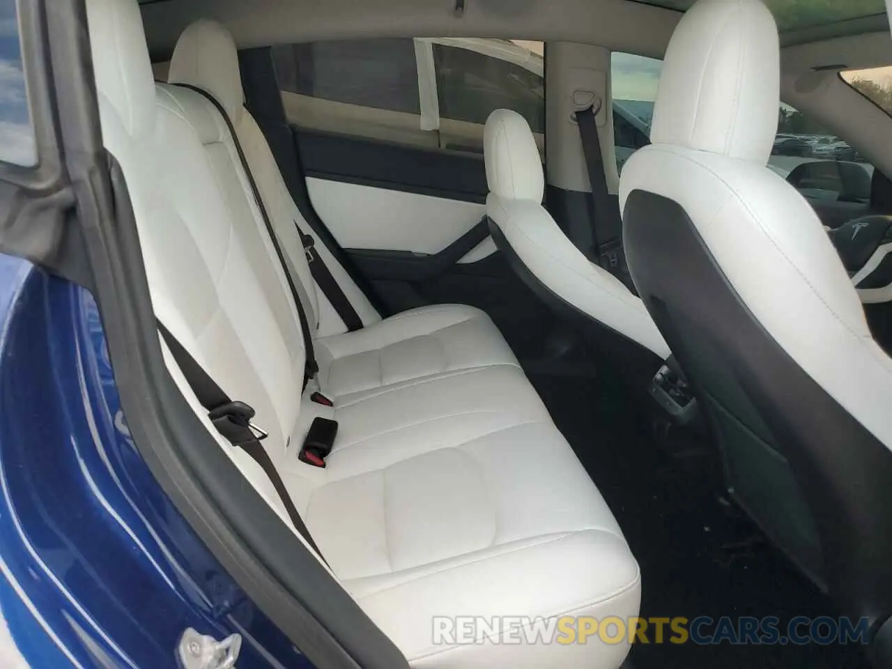 10 Photograph of a damaged car 5YJ3E1EB9LF668433 TESLA MODEL 3 2020