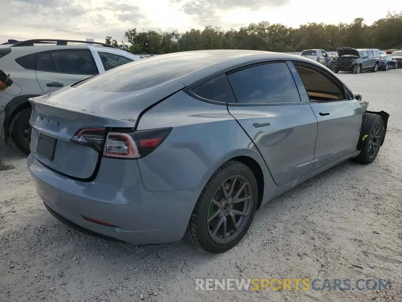 3 Photograph of a damaged car 5YJ3E1EB9LF668433 TESLA MODEL 3 2020