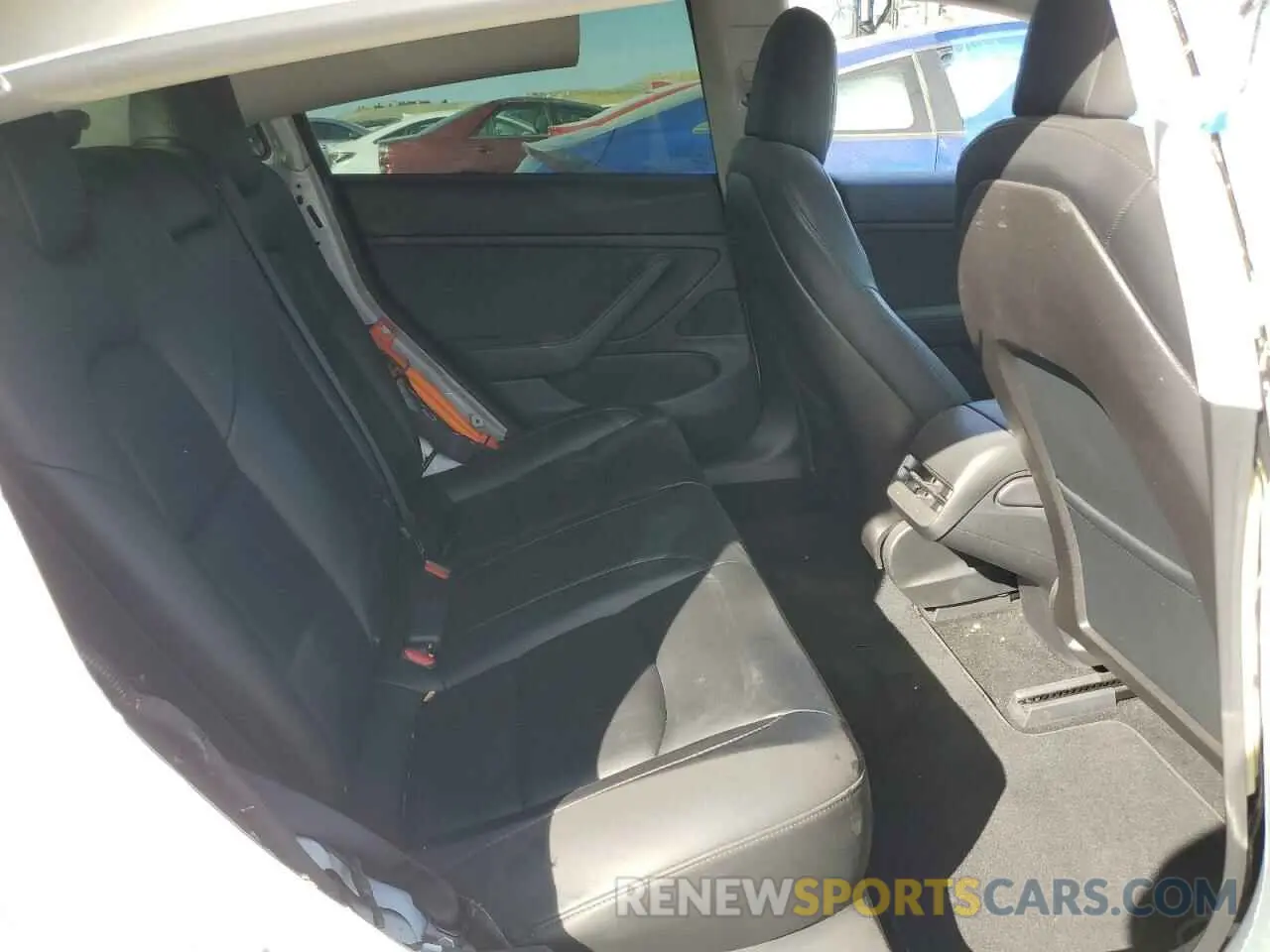 10 Photograph of a damaged car 5YJ3E1EB9LF735189 TESLA MODEL 3 2020