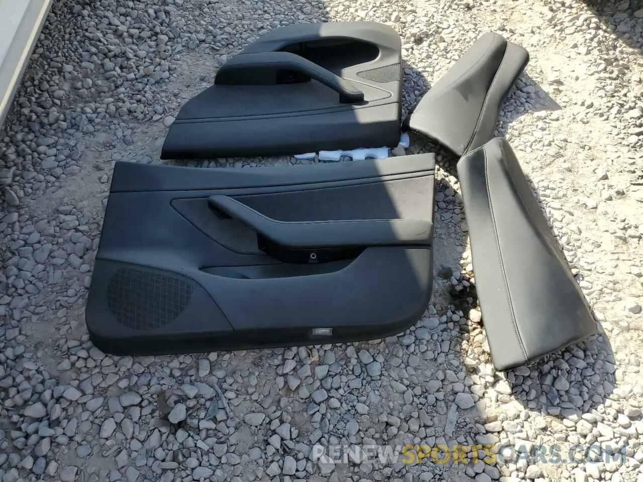 12 Photograph of a damaged car 5YJ3E1EB9LF735189 TESLA MODEL 3 2020