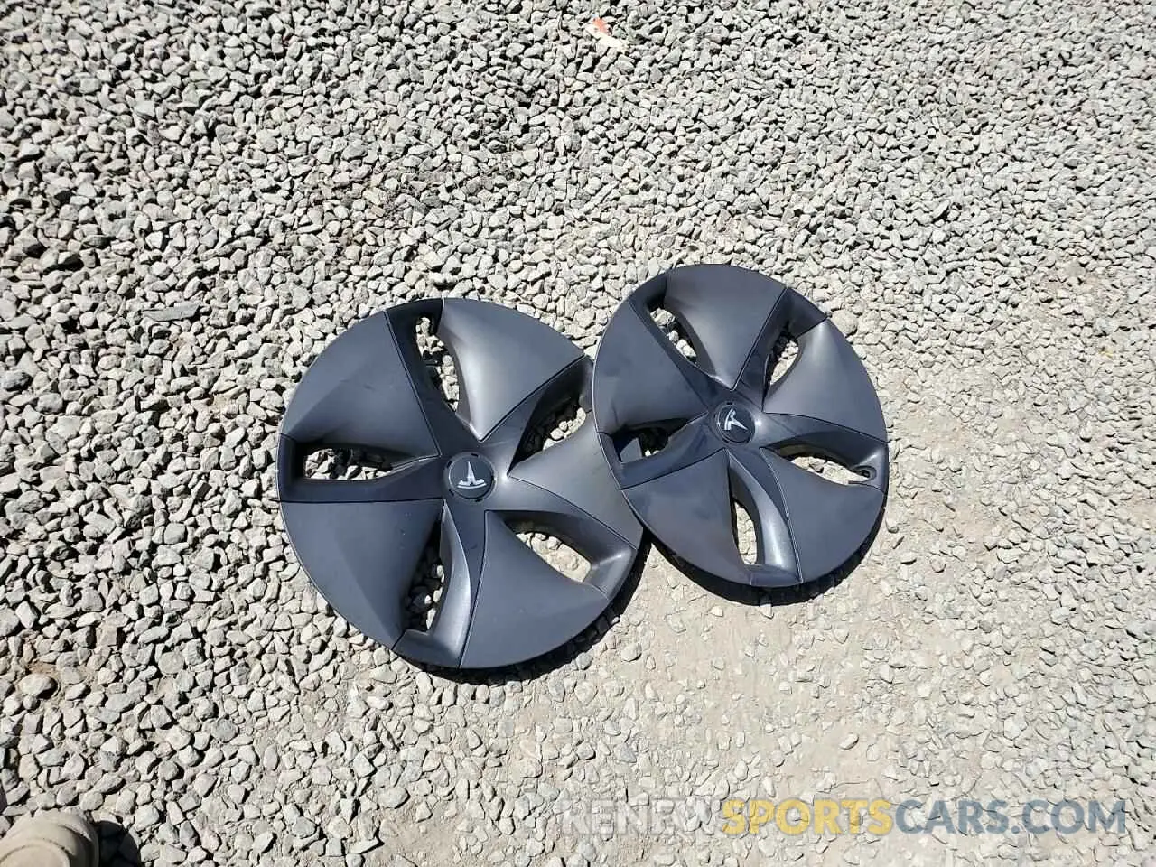 12 Photograph of a damaged car 5YJ3E1EB9LF744314 TESLA MODEL 3 2020