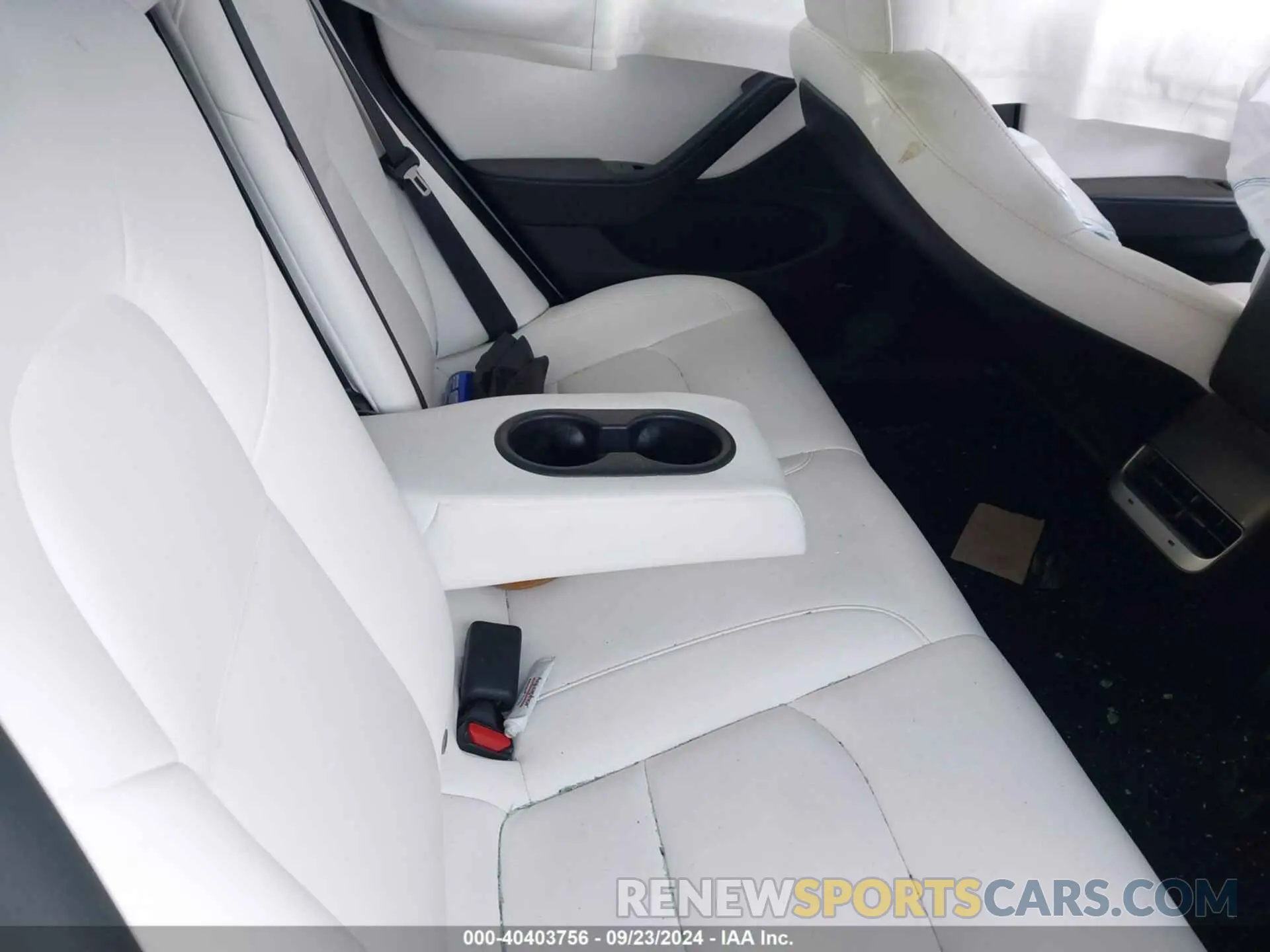 8 Photograph of a damaged car 5YJ3E1EB9LF744717 TESLA MODEL 3 2020