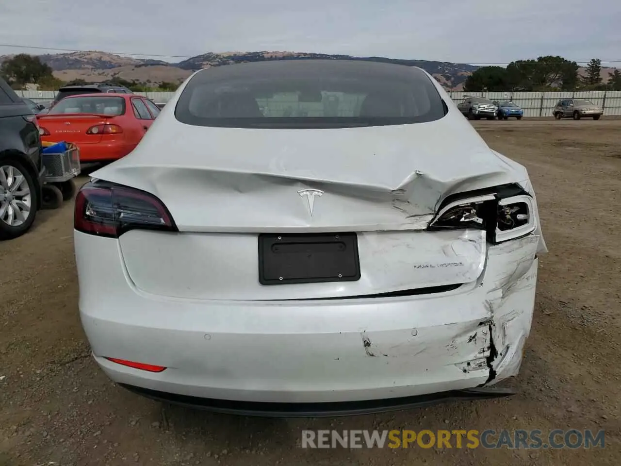 6 Photograph of a damaged car 5YJ3E1EB9LF746483 TESLA MODEL 3 2020