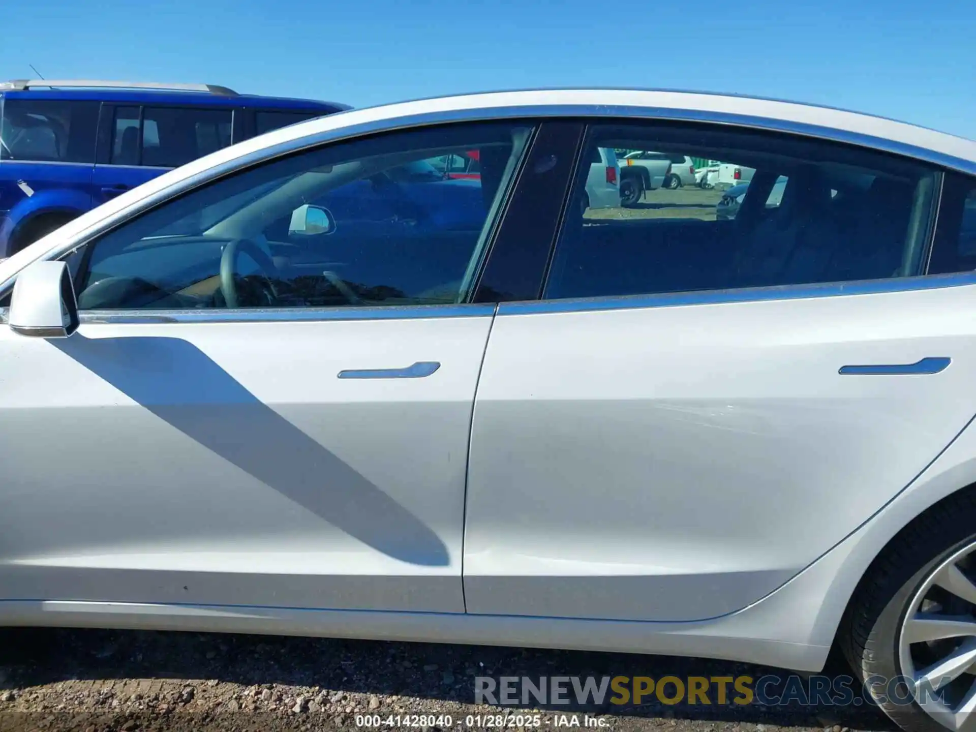 14 Photograph of a damaged car 5YJ3E1EB9LF746824 TESLA MODEL 3 2020