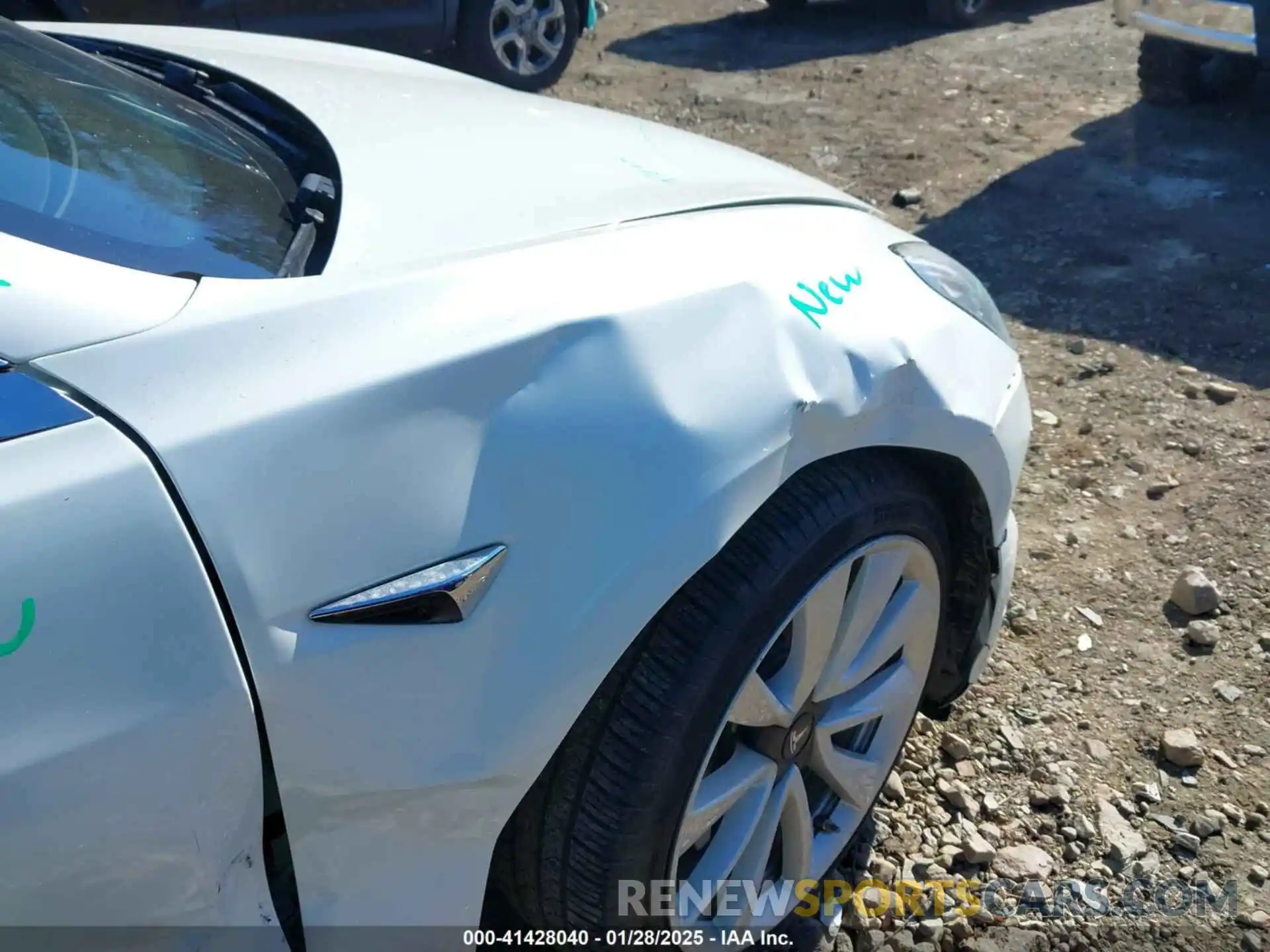 21 Photograph of a damaged car 5YJ3E1EB9LF746824 TESLA MODEL 3 2020