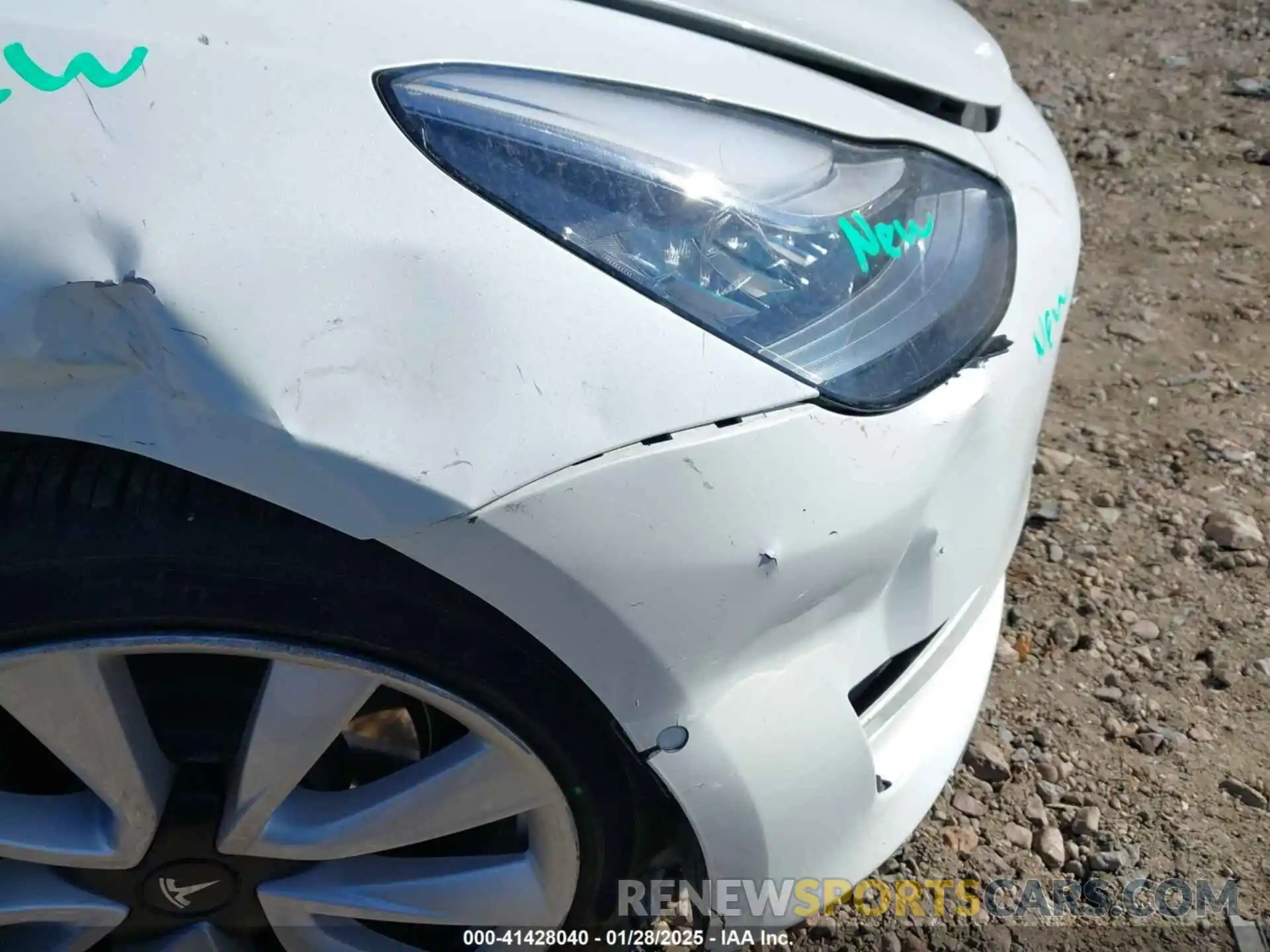 22 Photograph of a damaged car 5YJ3E1EB9LF746824 TESLA MODEL 3 2020