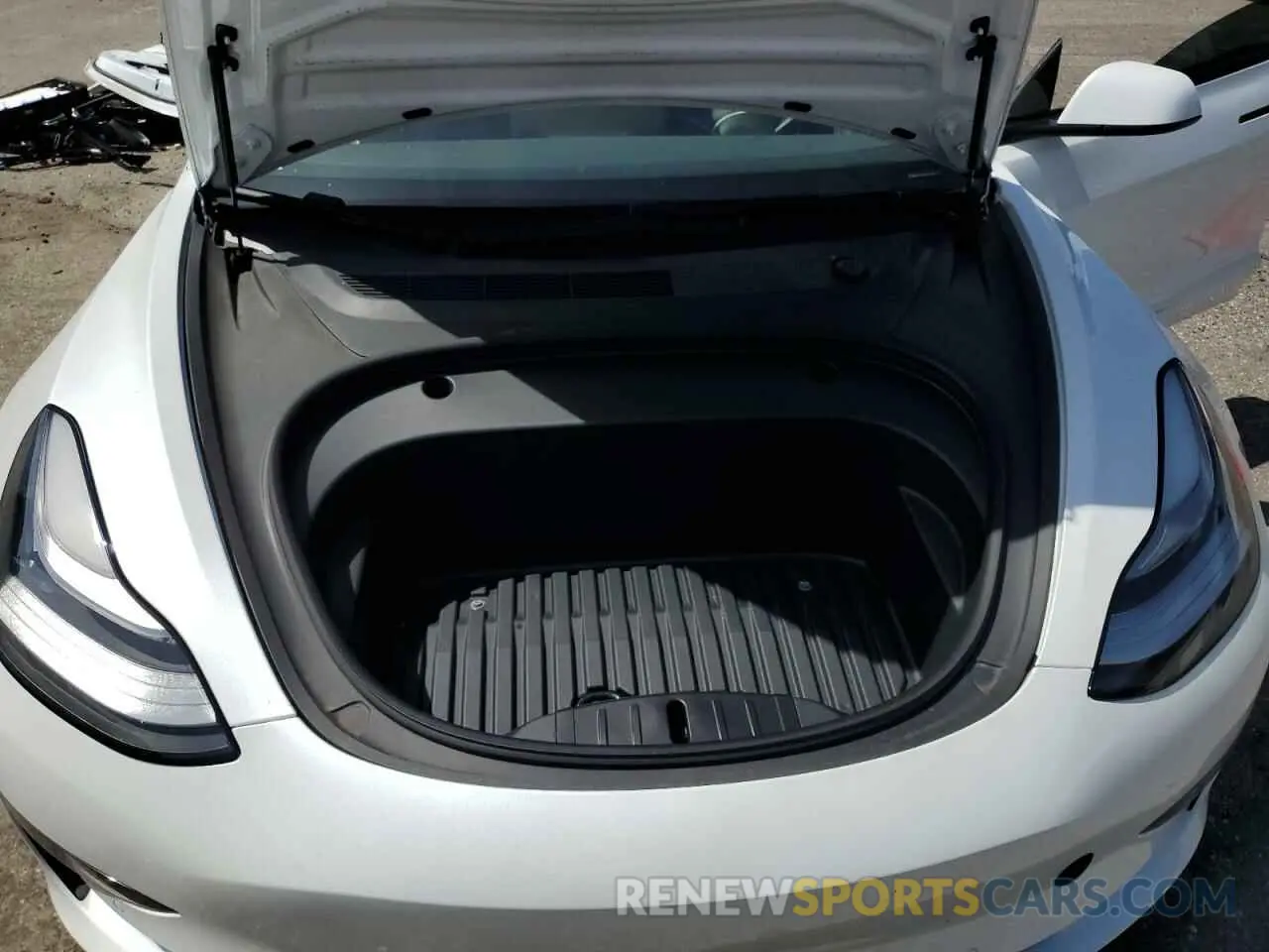 11 Photograph of a damaged car 5YJ3E1EB9LF770329 TESLA MODEL 3 2020