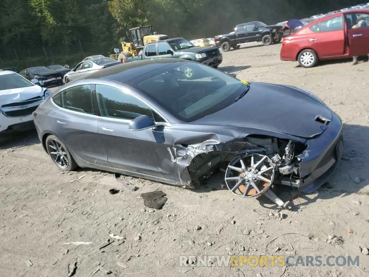 4 Photograph of a damaged car 5YJ3E1EB9LF782934 TESLA MODEL 3 2020
