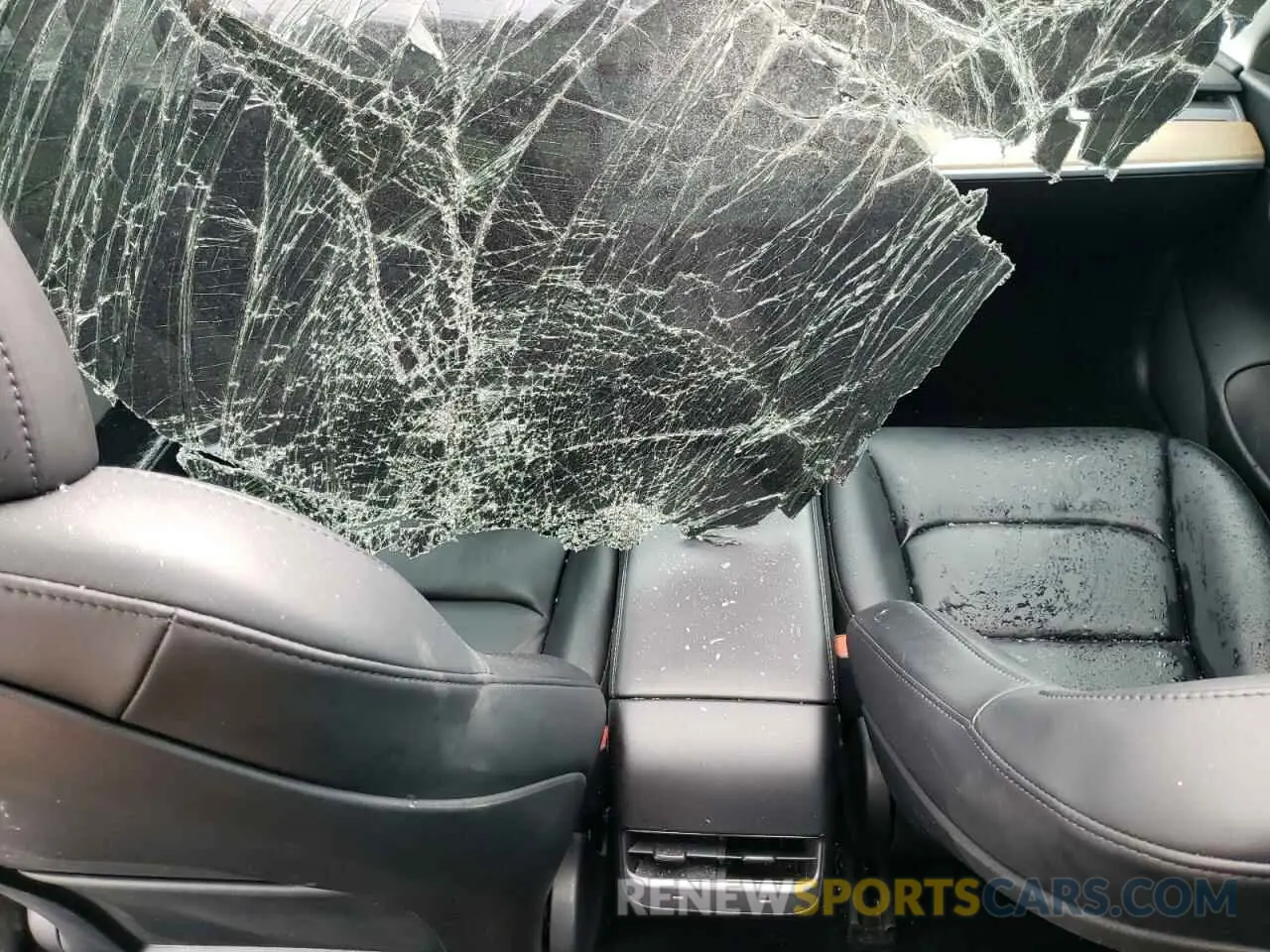 8 Photograph of a damaged car 5YJ3E1EB9LF787406 TESLA MODEL 3 2020