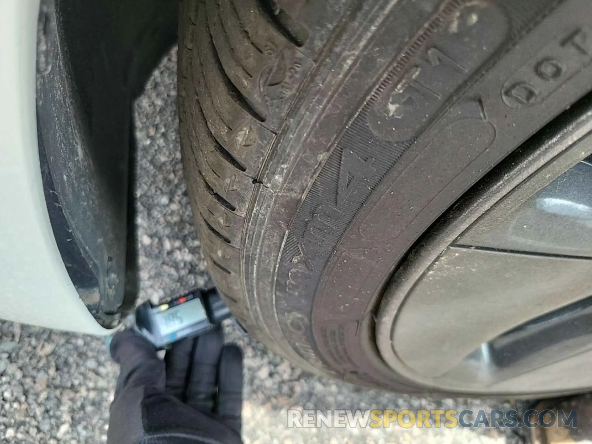 10 Photograph of a damaged car 5YJ3E1EB9LF795103 TESLA MODEL 3 2020