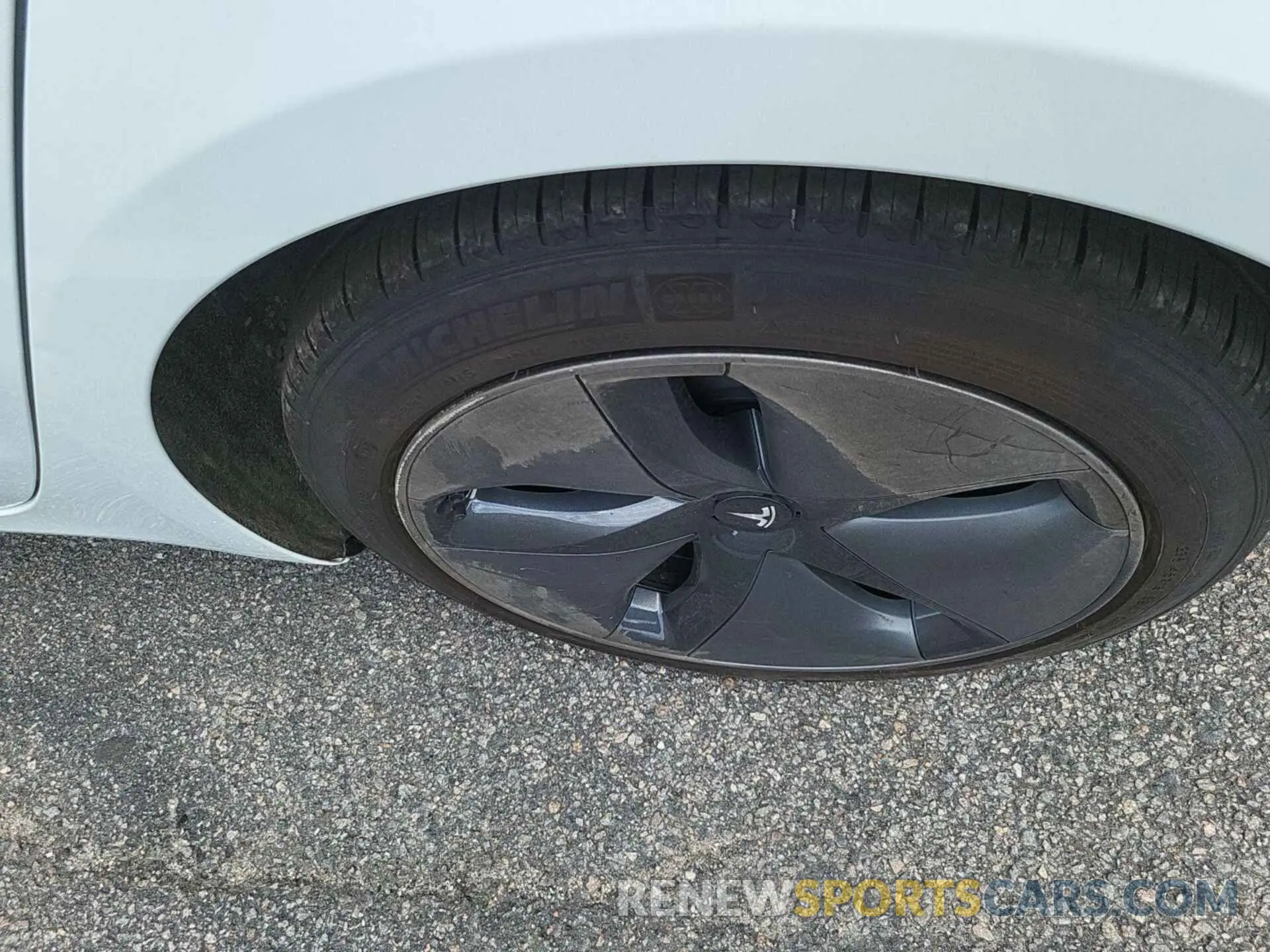 12 Photograph of a damaged car 5YJ3E1EB9LF795103 TESLA MODEL 3 2020