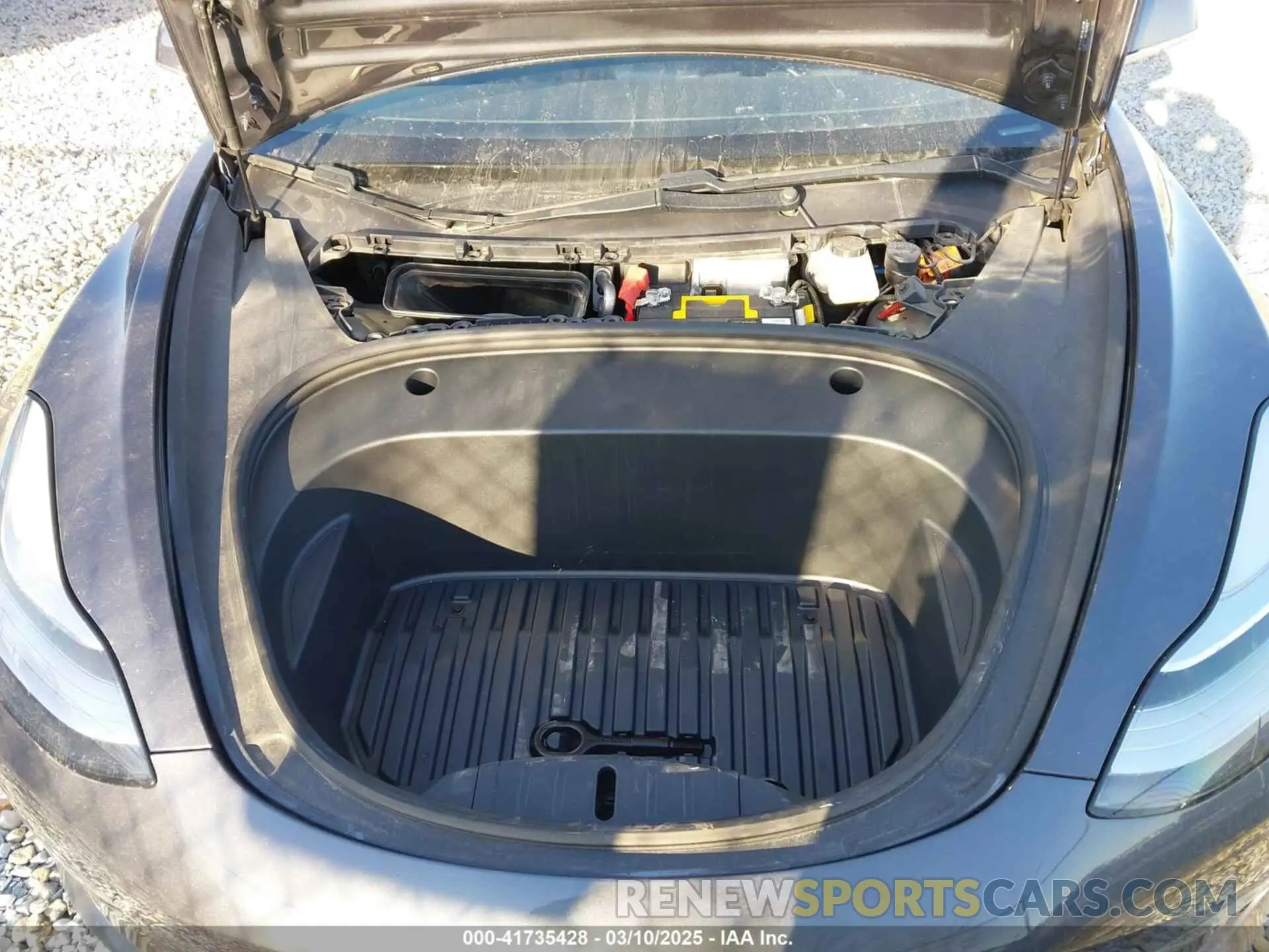 10 Photograph of a damaged car 5YJ3E1EB9LF795408 TESLA MODEL 3 2020