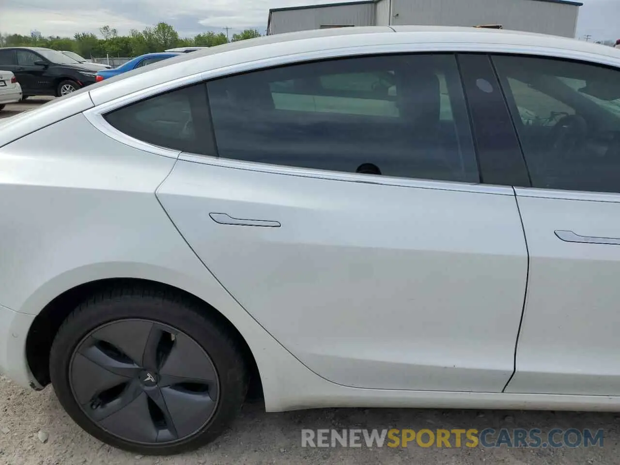 10 Photograph of a damaged car 5YJ3E1EB9LF801059 TESLA MODEL 3 2020