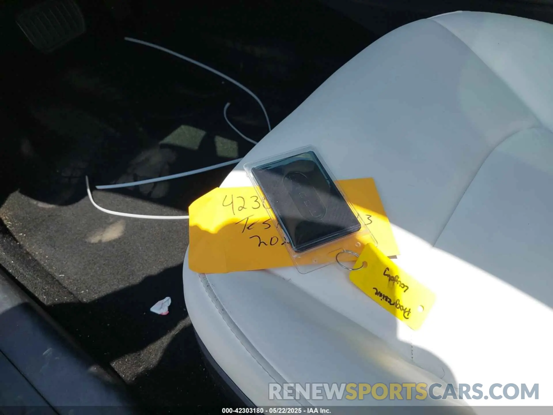 11 Photograph of a damaged car 5YJ3E1EBXLF628720 TESLA MODEL 3 2020