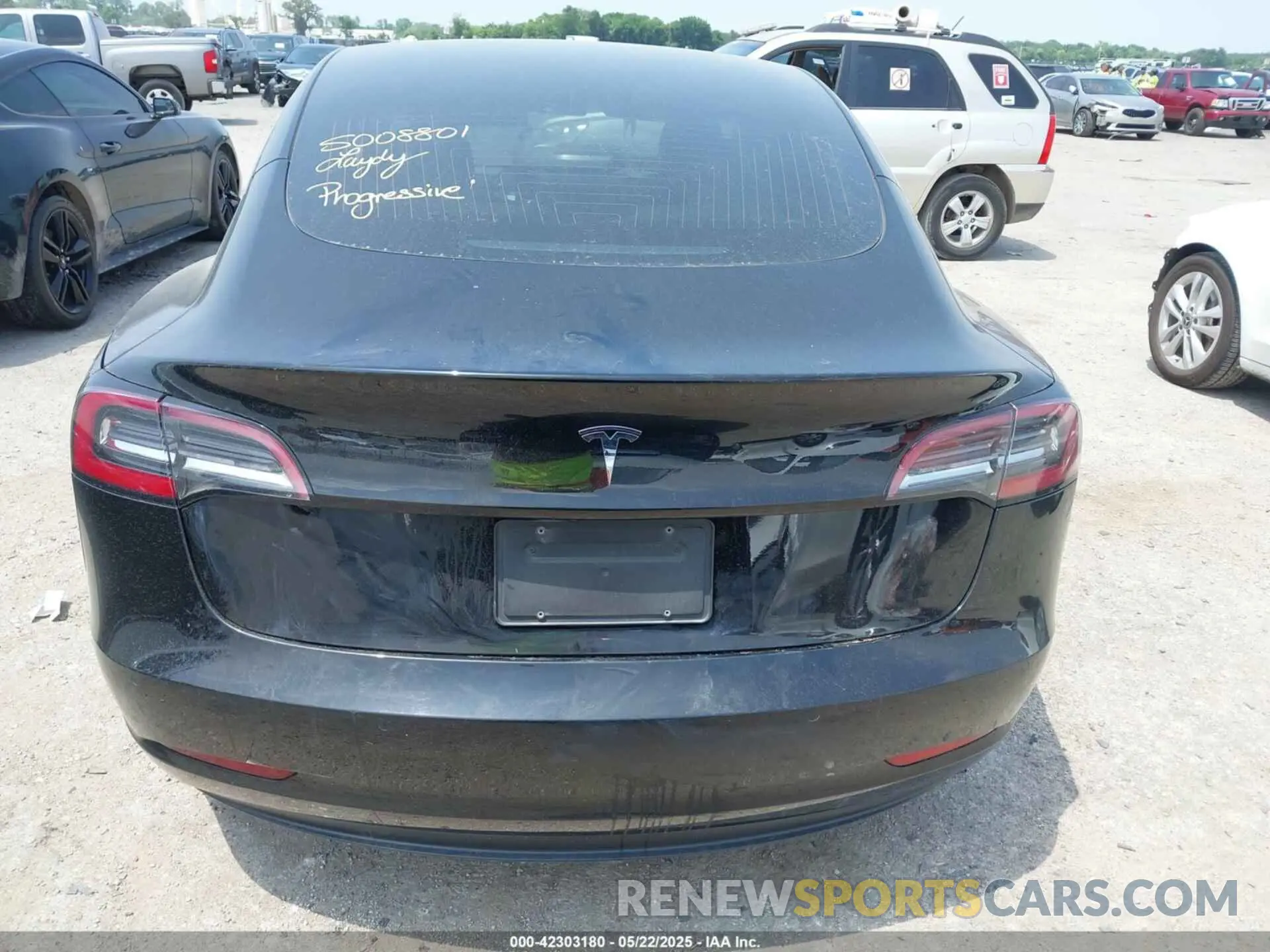 16 Photograph of a damaged car 5YJ3E1EBXLF628720 TESLA MODEL 3 2020