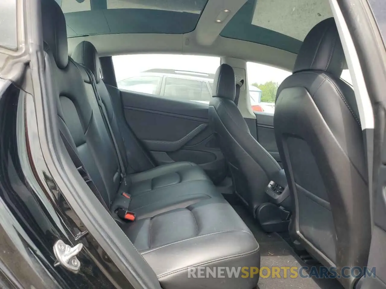 10 Photograph of a damaged car 5YJ3E1EBXLF635036 TESLA MODEL 3 2020