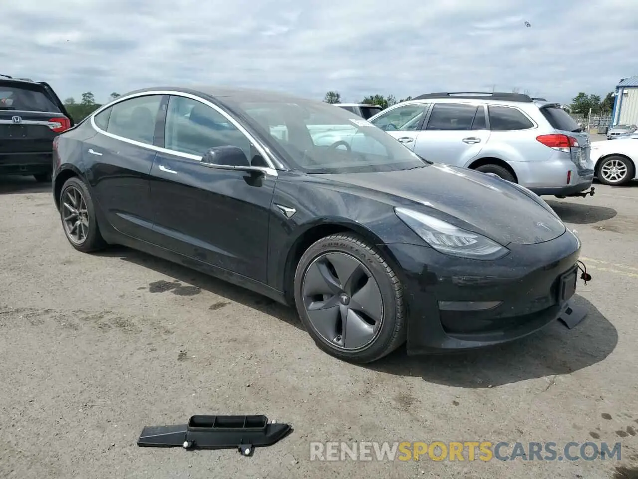 4 Photograph of a damaged car 5YJ3E1EBXLF635036 TESLA MODEL 3 2020