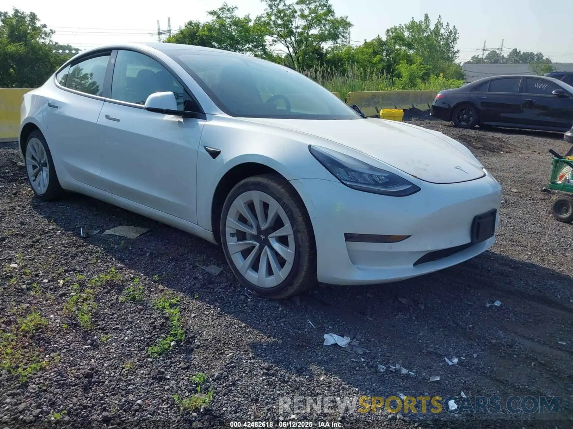 1 Photograph of a damaged car 5YJ3E1EBXLF636848 TESLA MODEL 3 2020