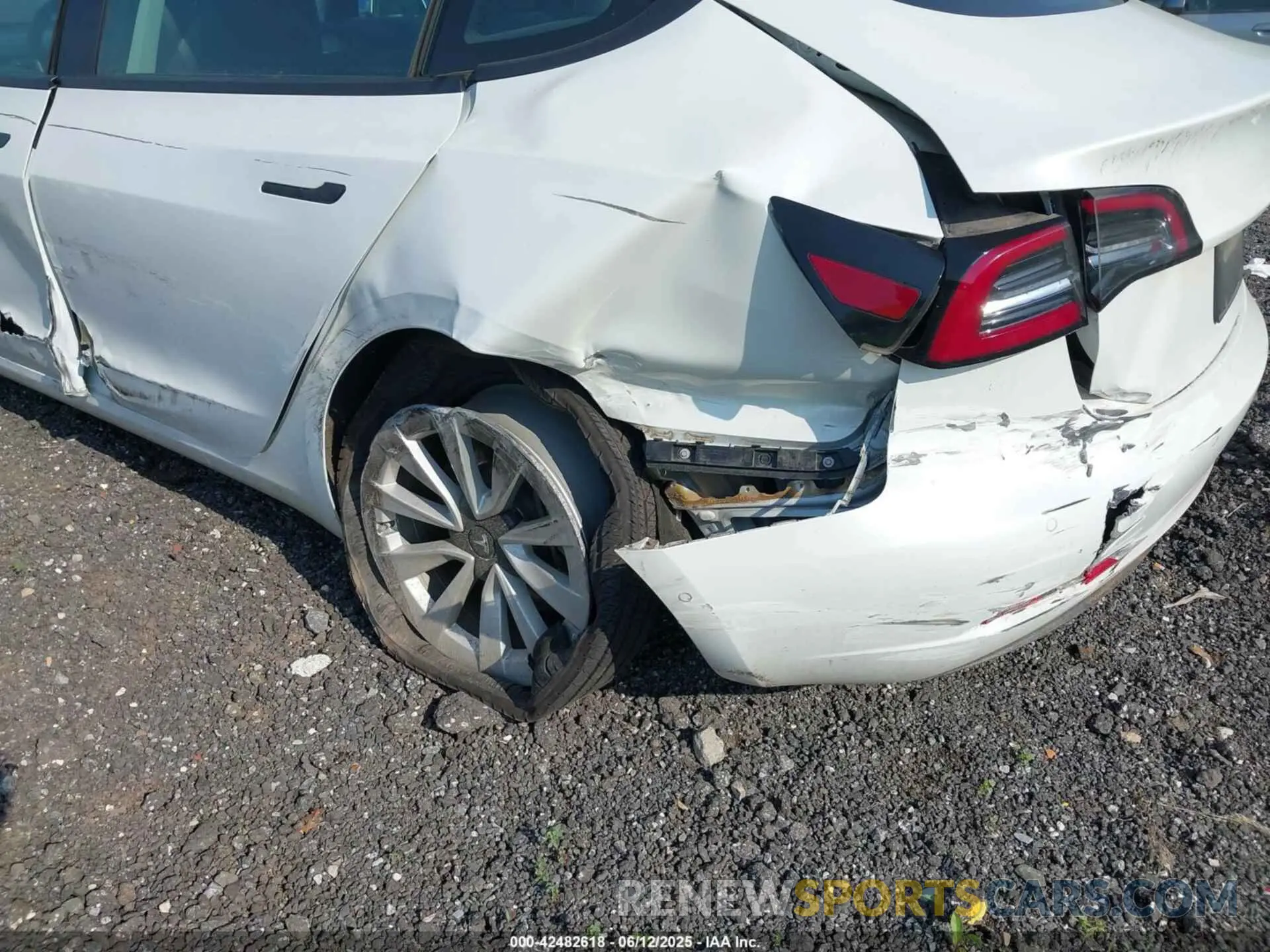 19 Photograph of a damaged car 5YJ3E1EBXLF636848 TESLA MODEL 3 2020