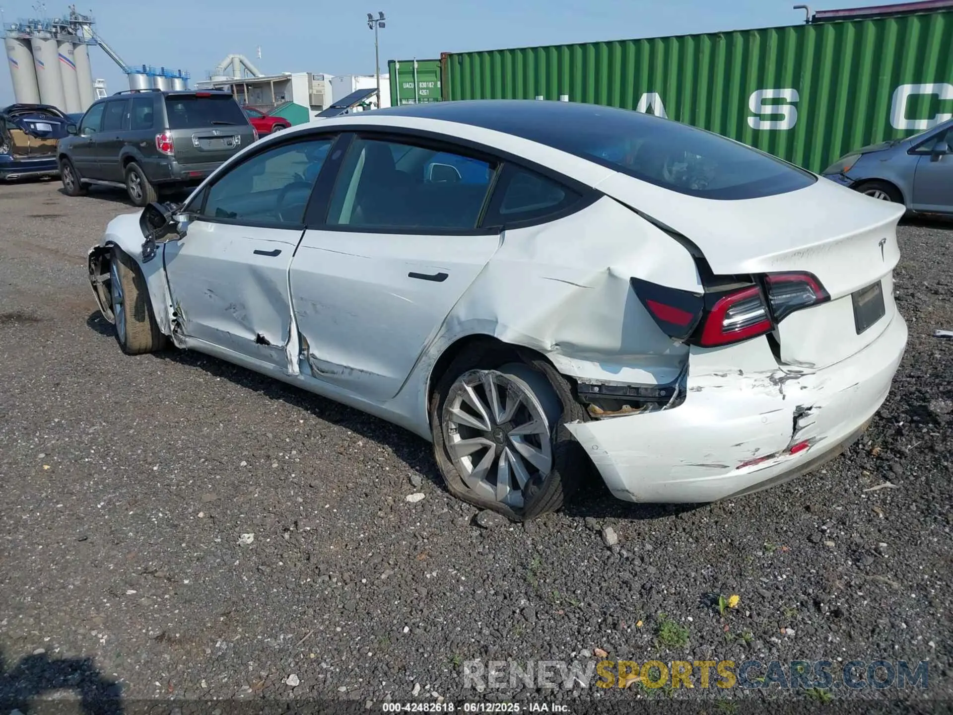 3 Photograph of a damaged car 5YJ3E1EBXLF636848 TESLA MODEL 3 2020